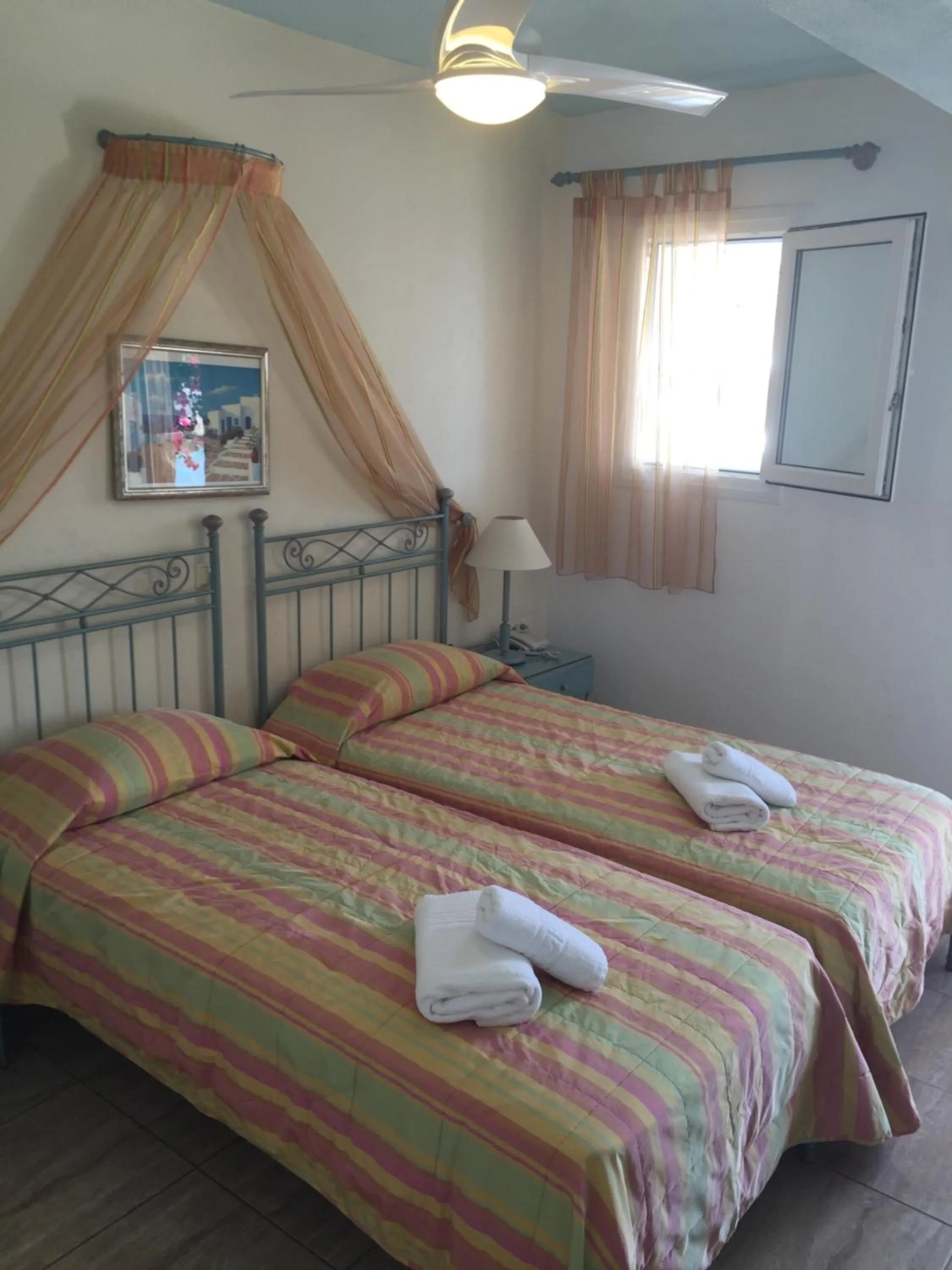 Photo of the whole room in Vana Holidays