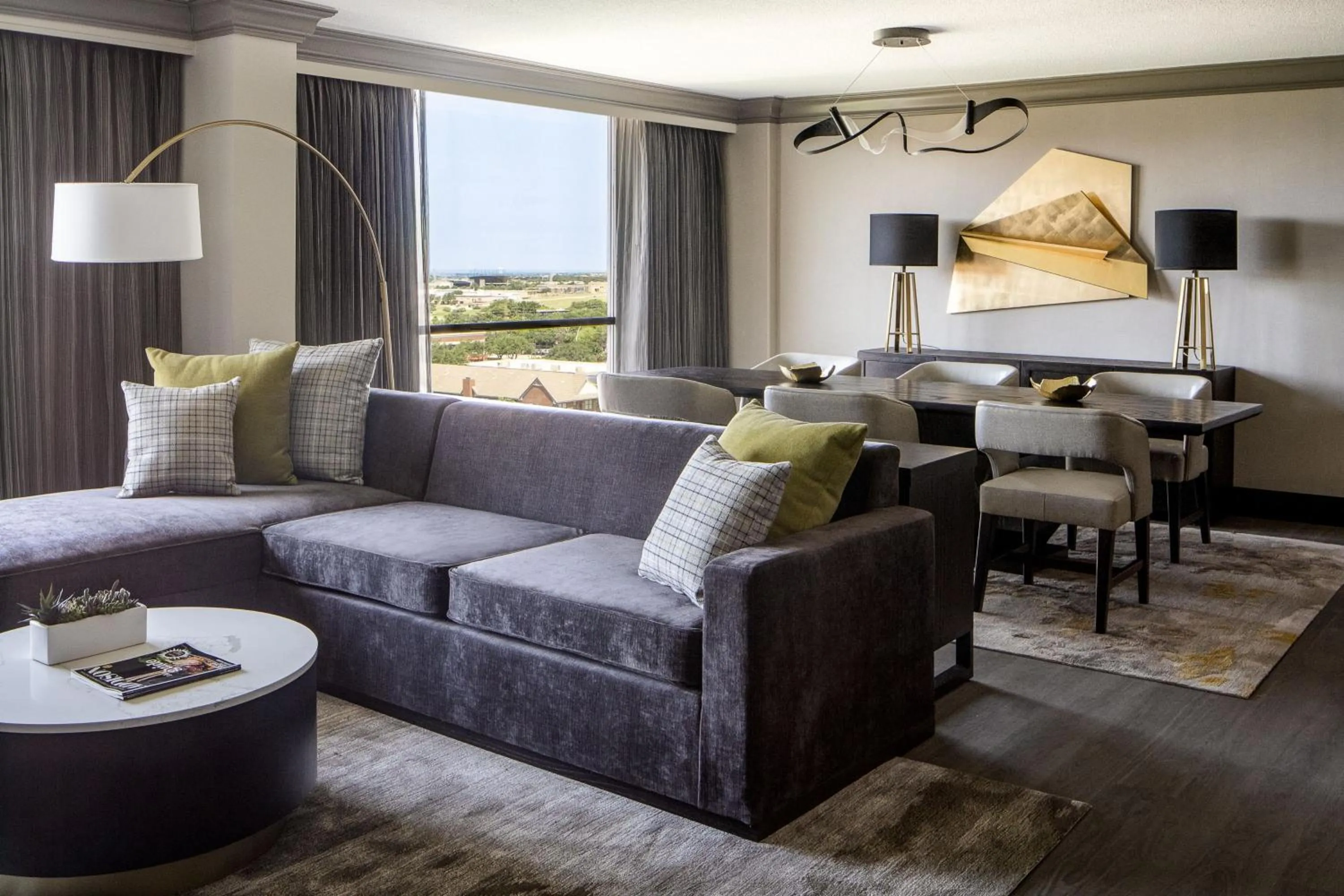 Living room in Dallas-Addison Marriott Quorum by the Galleria