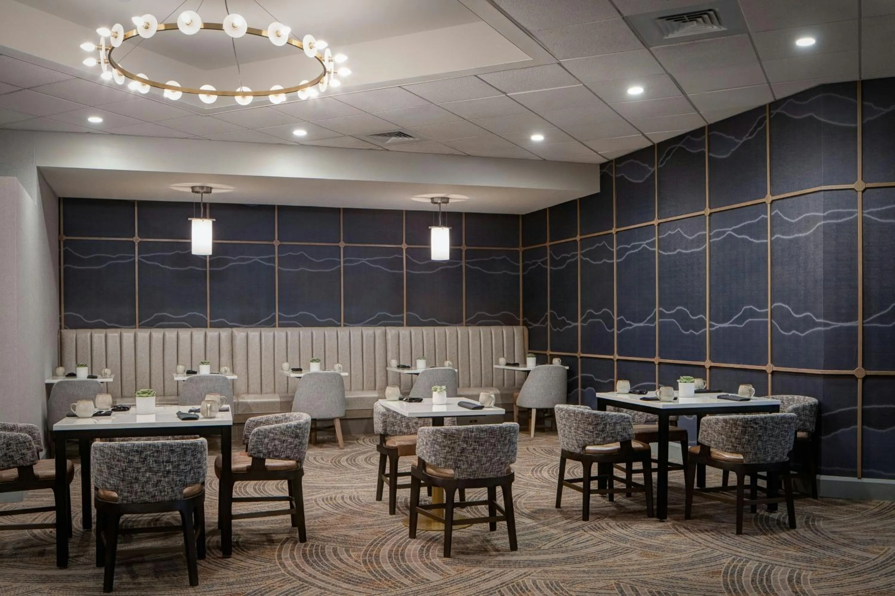 Restaurant/places to eat in Dallas-Addison Marriott Quorum by the Galleria