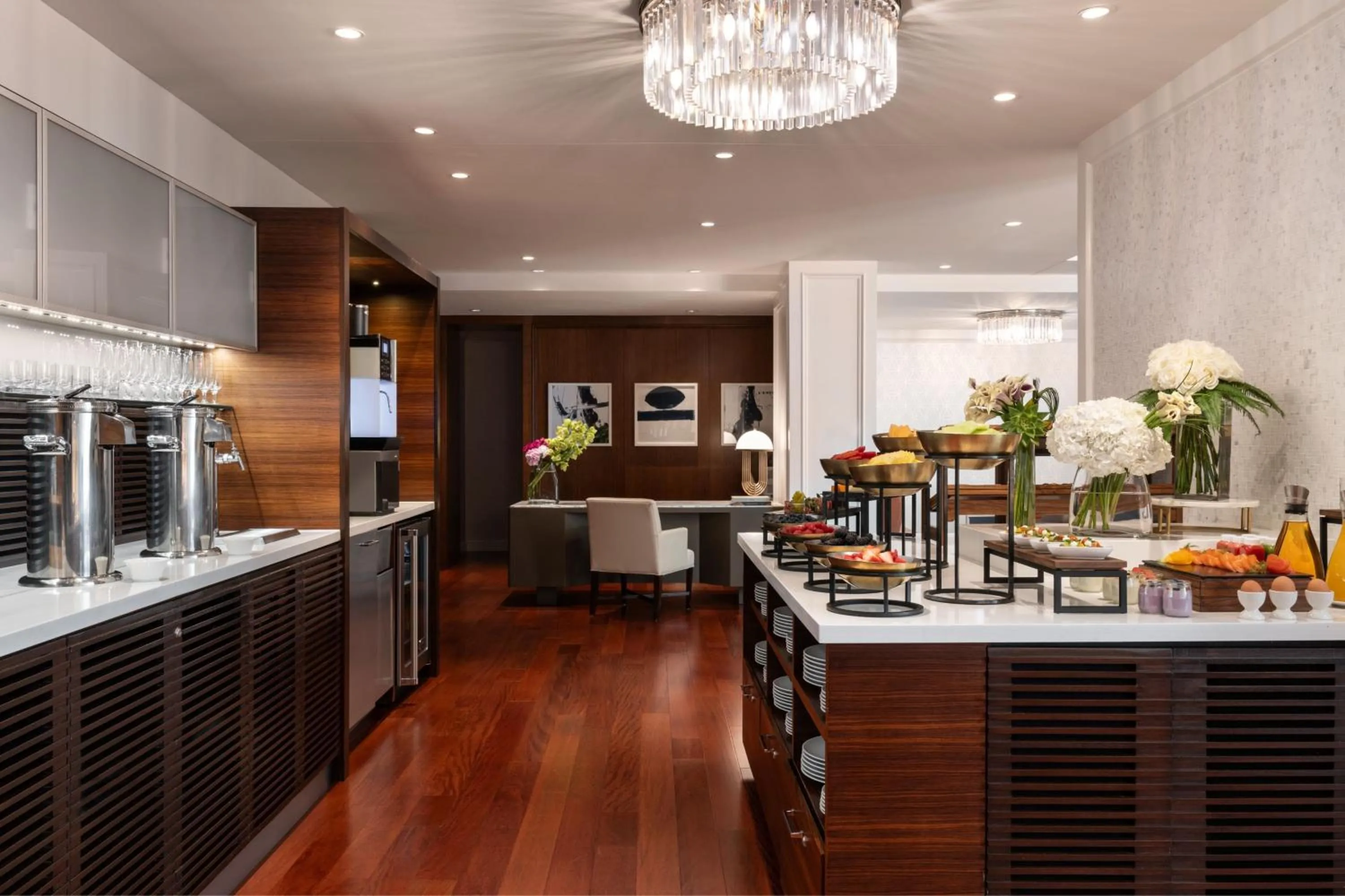 Lounge or bar in The Ritz-Carlton, Dallas