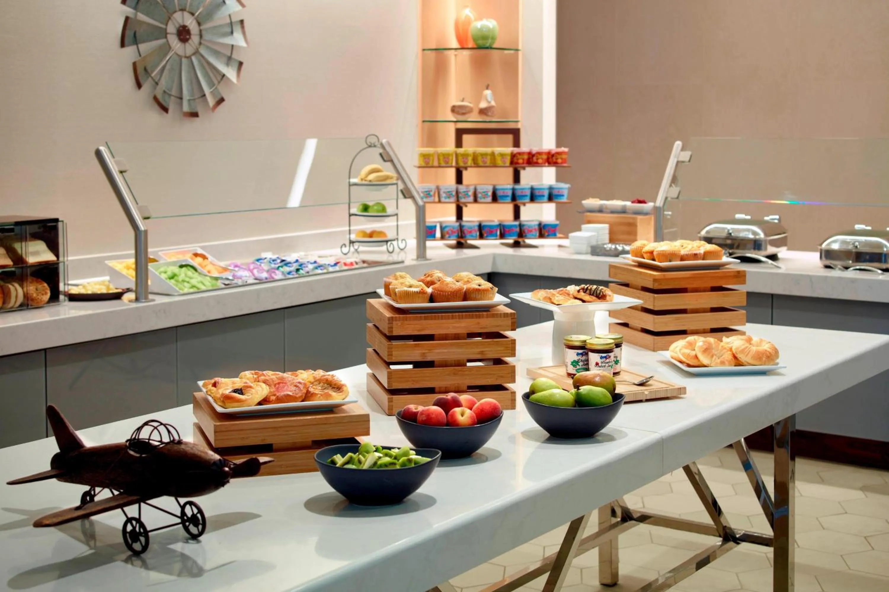 Restaurant/places to eat in Marriott at the University of Dayton