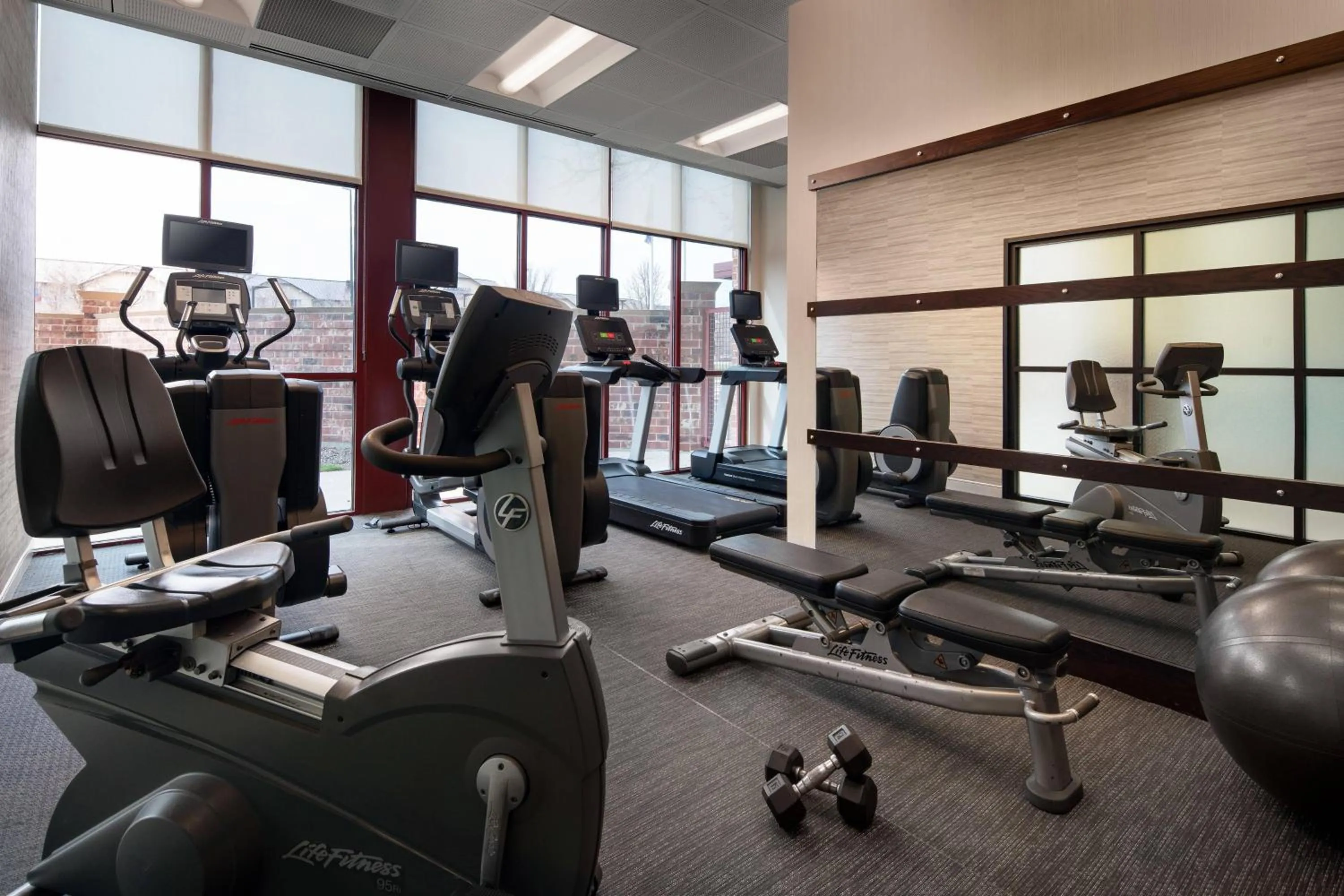 Fitness centre/facilities in Courtyard by Marriott Denver Airport