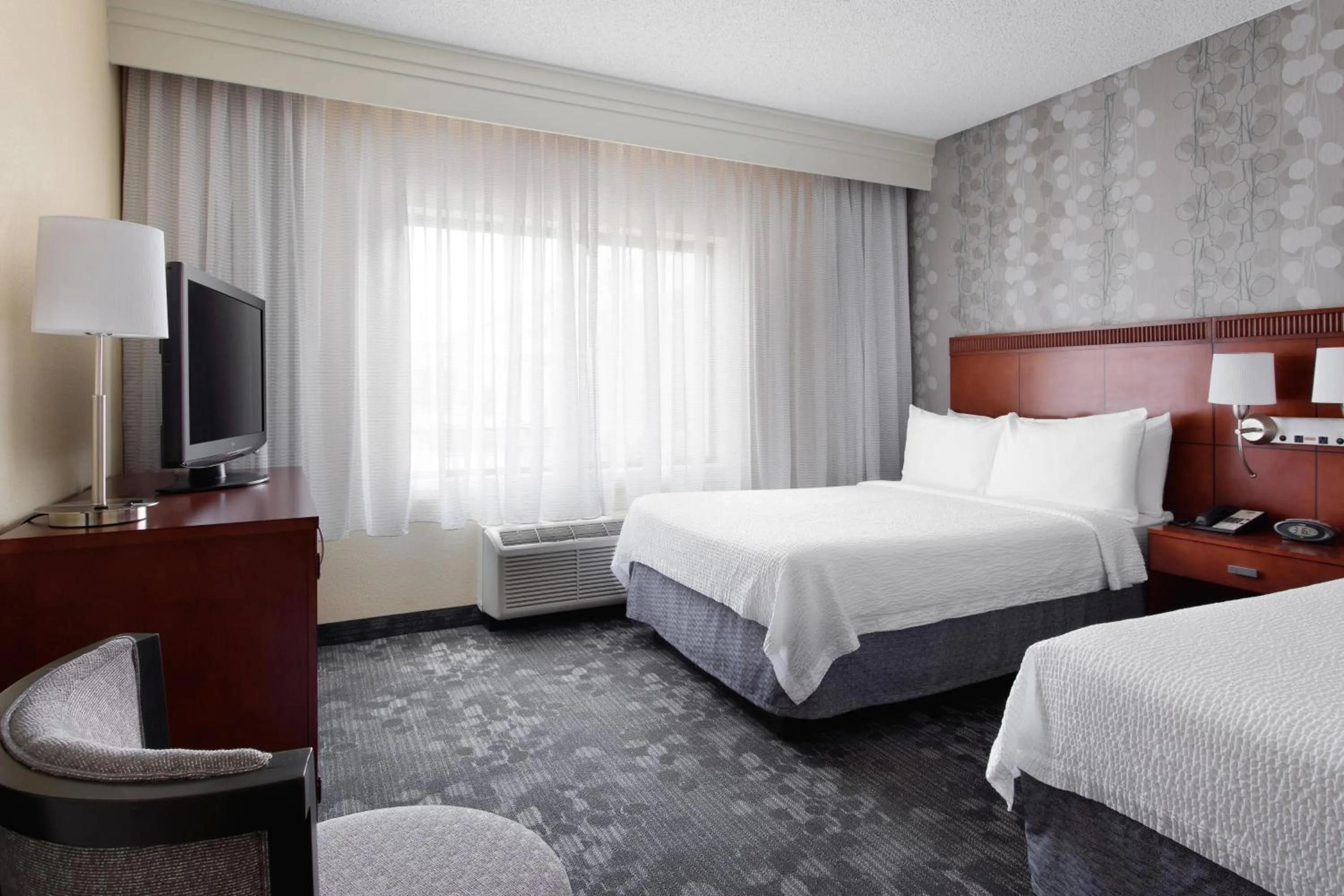 Photo of the whole room, Bed in Courtyard by Marriott Denver Central Park