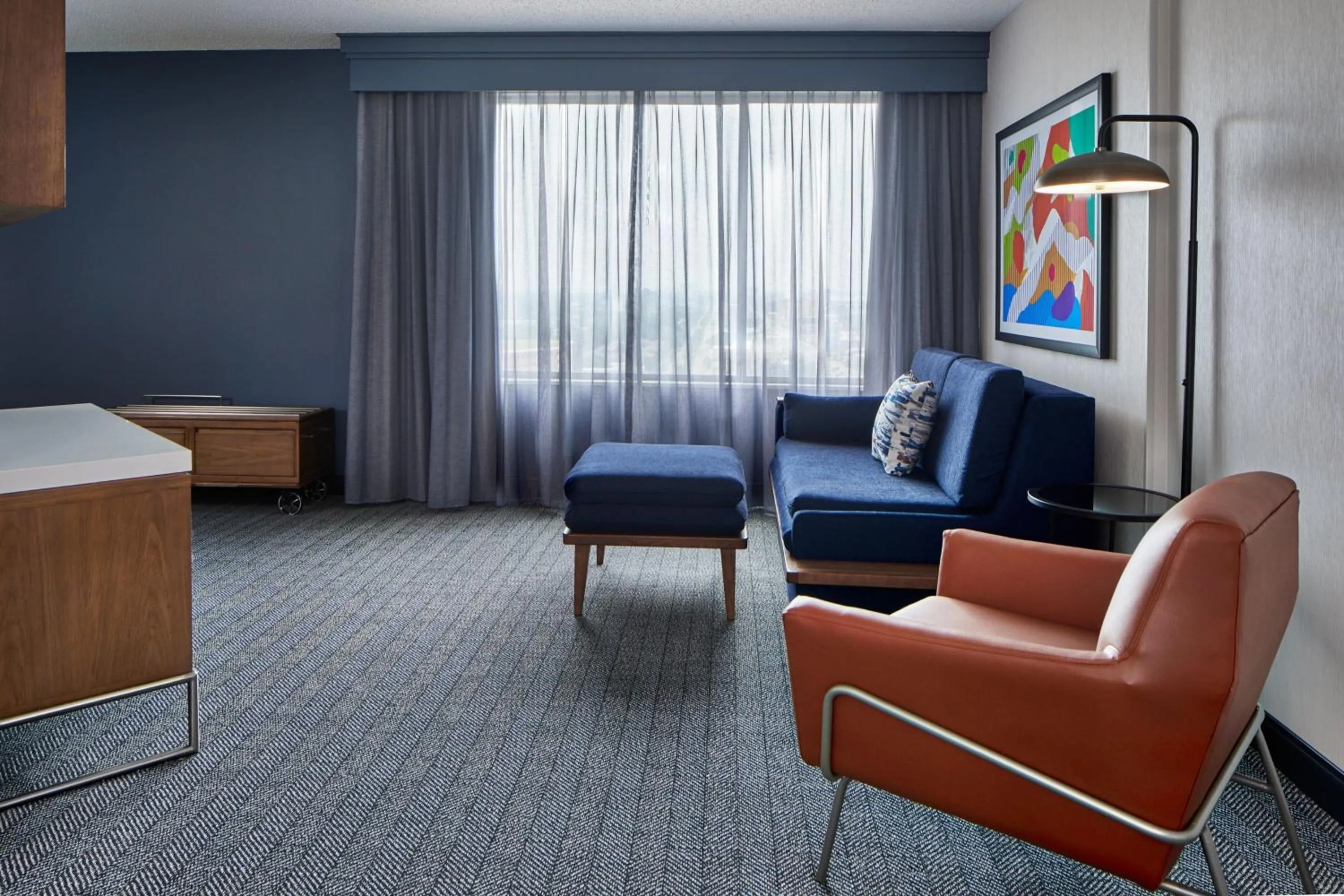 Living room in Courtyard by Marriott Detroit Downtown