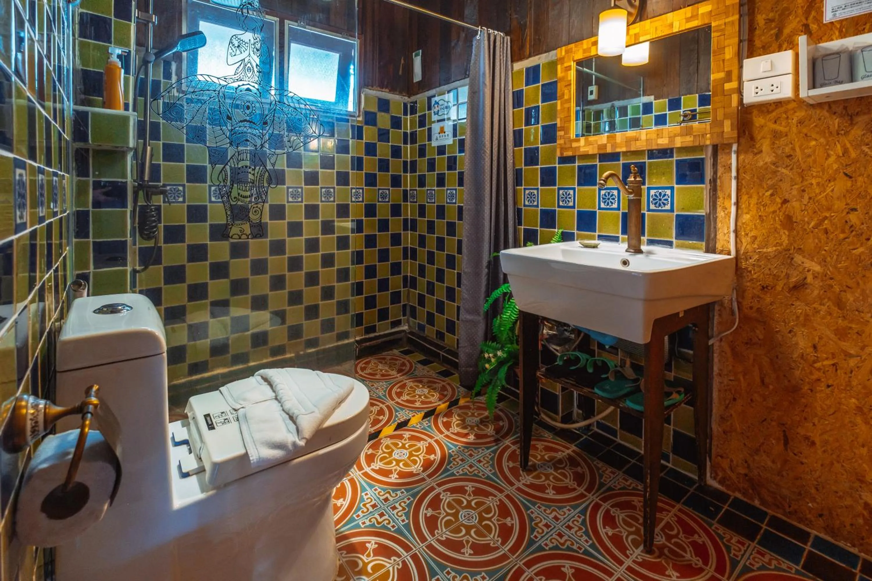 Shower in Pao Come Boutique House