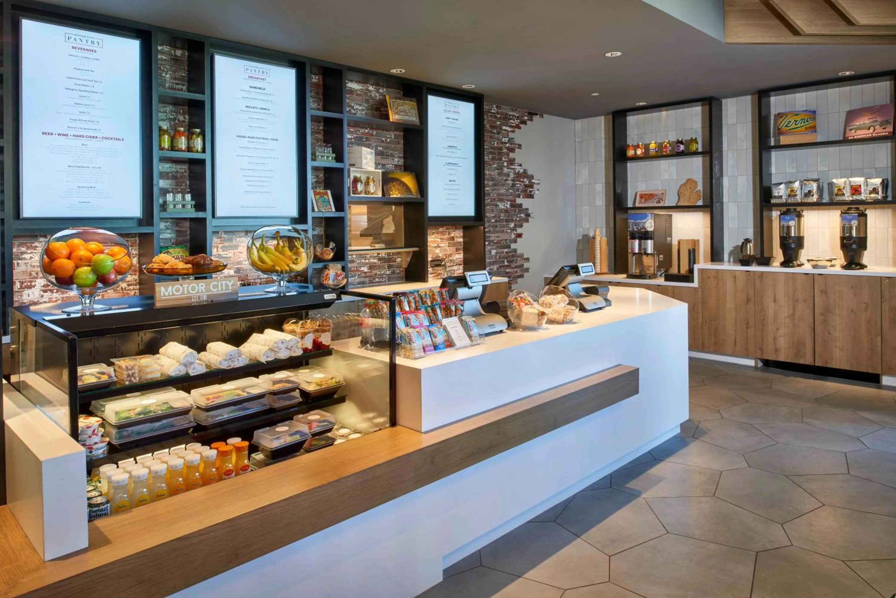 Coffee/tea facilities in Detroit Marriott at the Renaissance Center