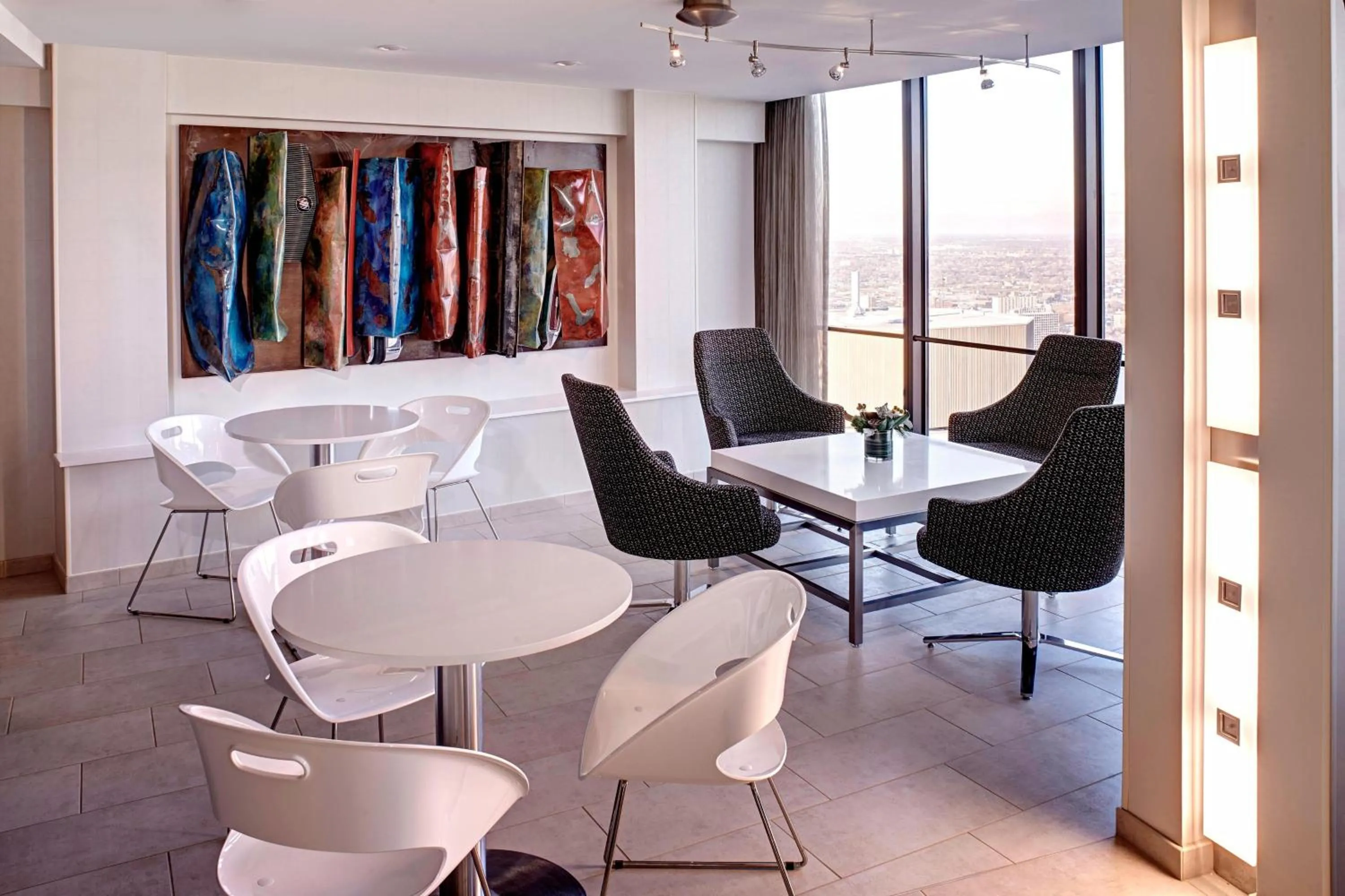 Lounge or bar in Detroit Marriott at the Renaissance Center