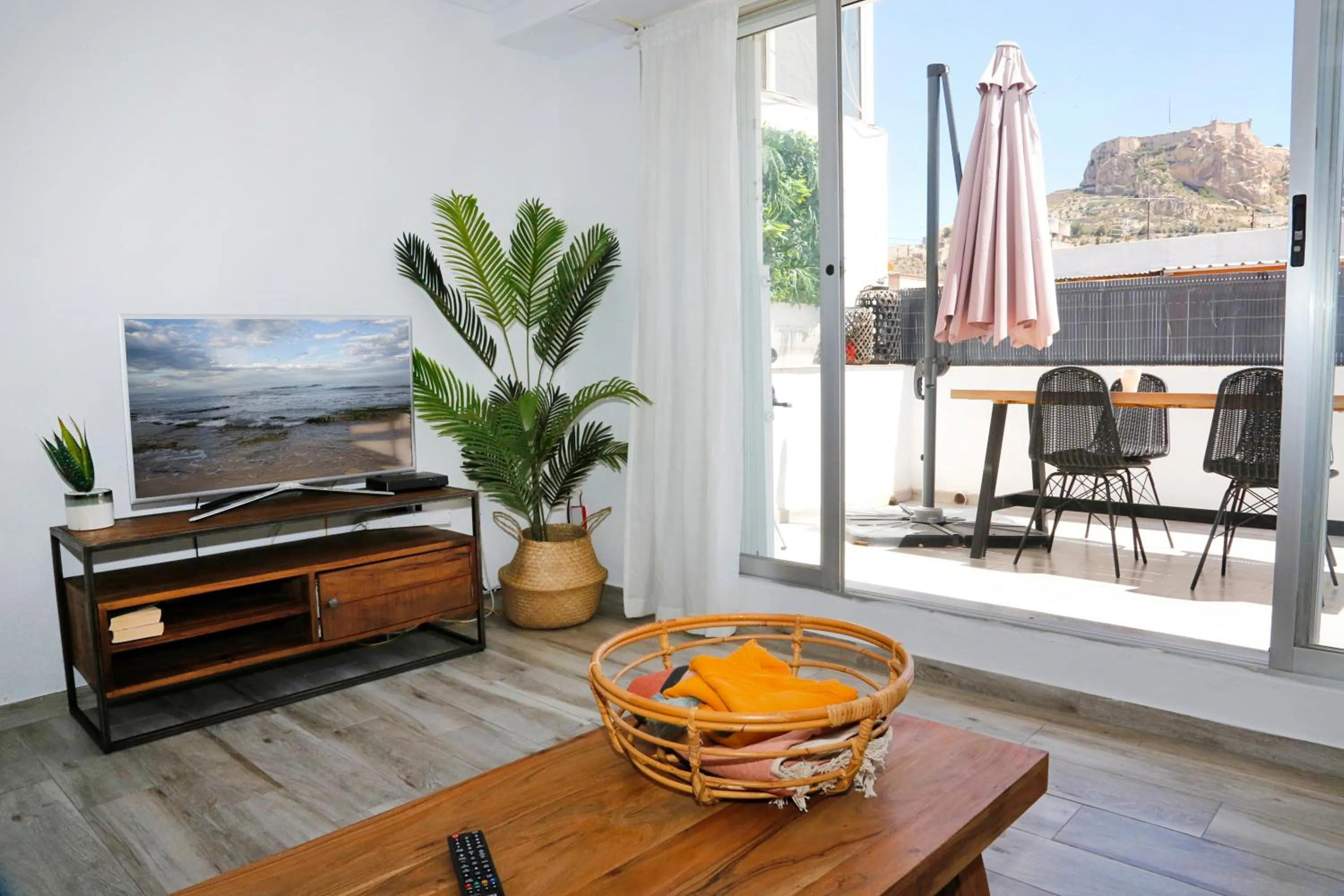 M&C Penthouse Santa Barbara