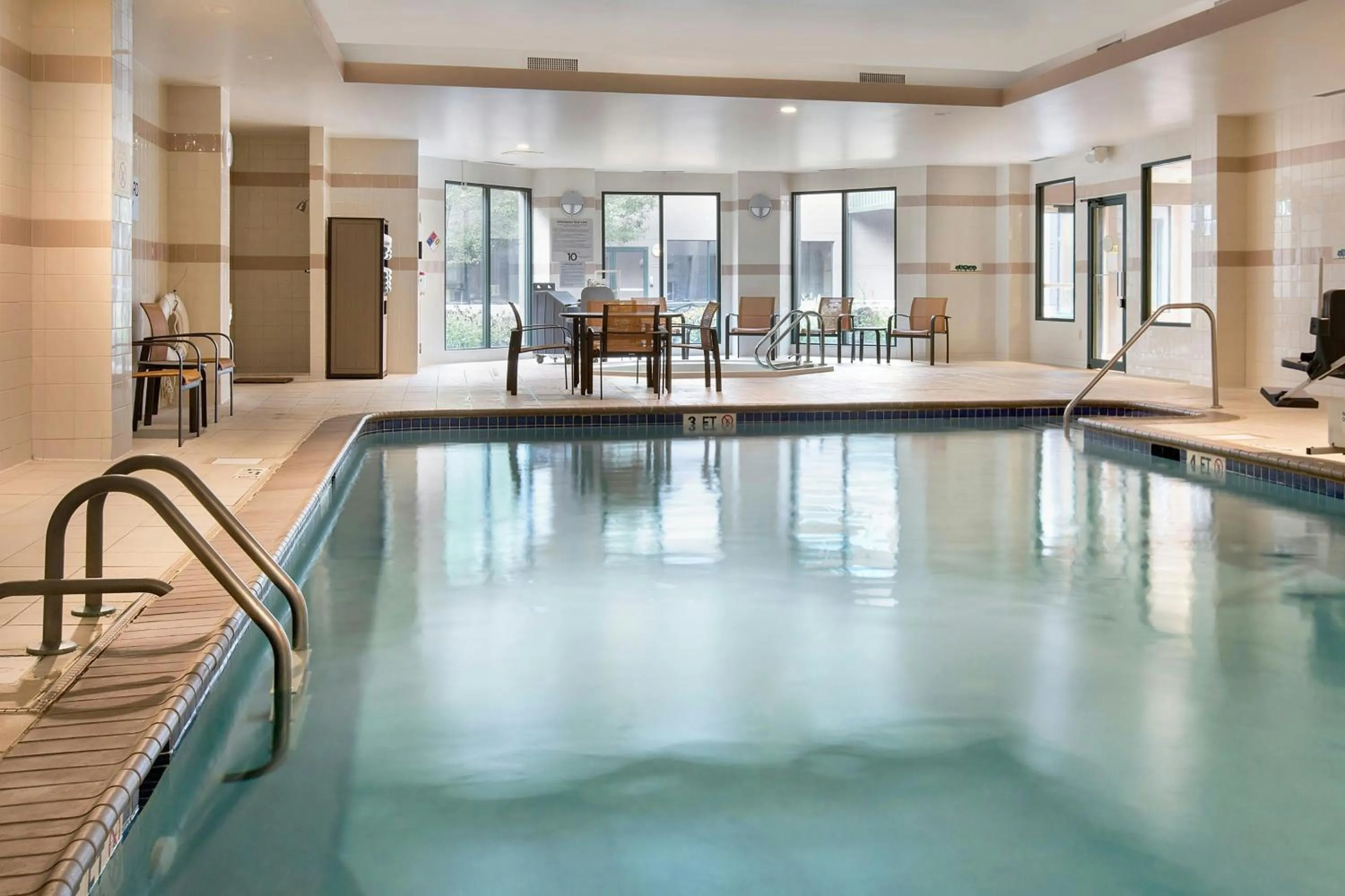 Swimming pool in Courtyard By Marriott Jersey City Newport