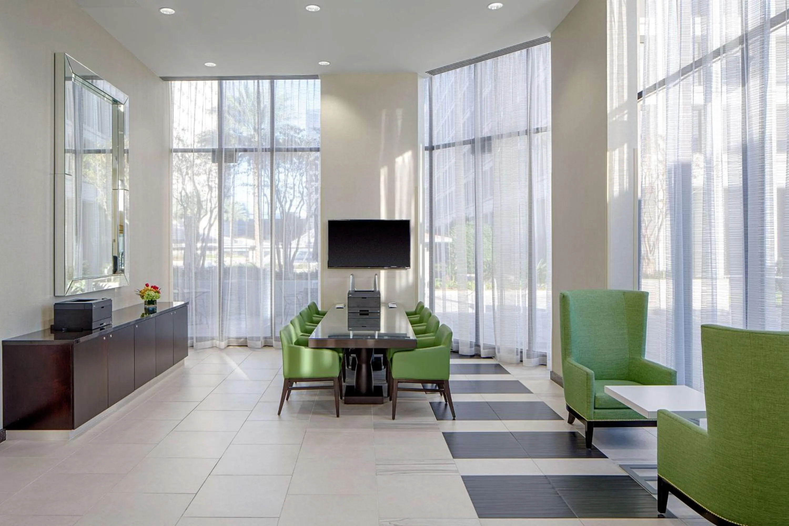 Business facilities in DoubleTree by Hilton Hotel Houston Greenway Plaza