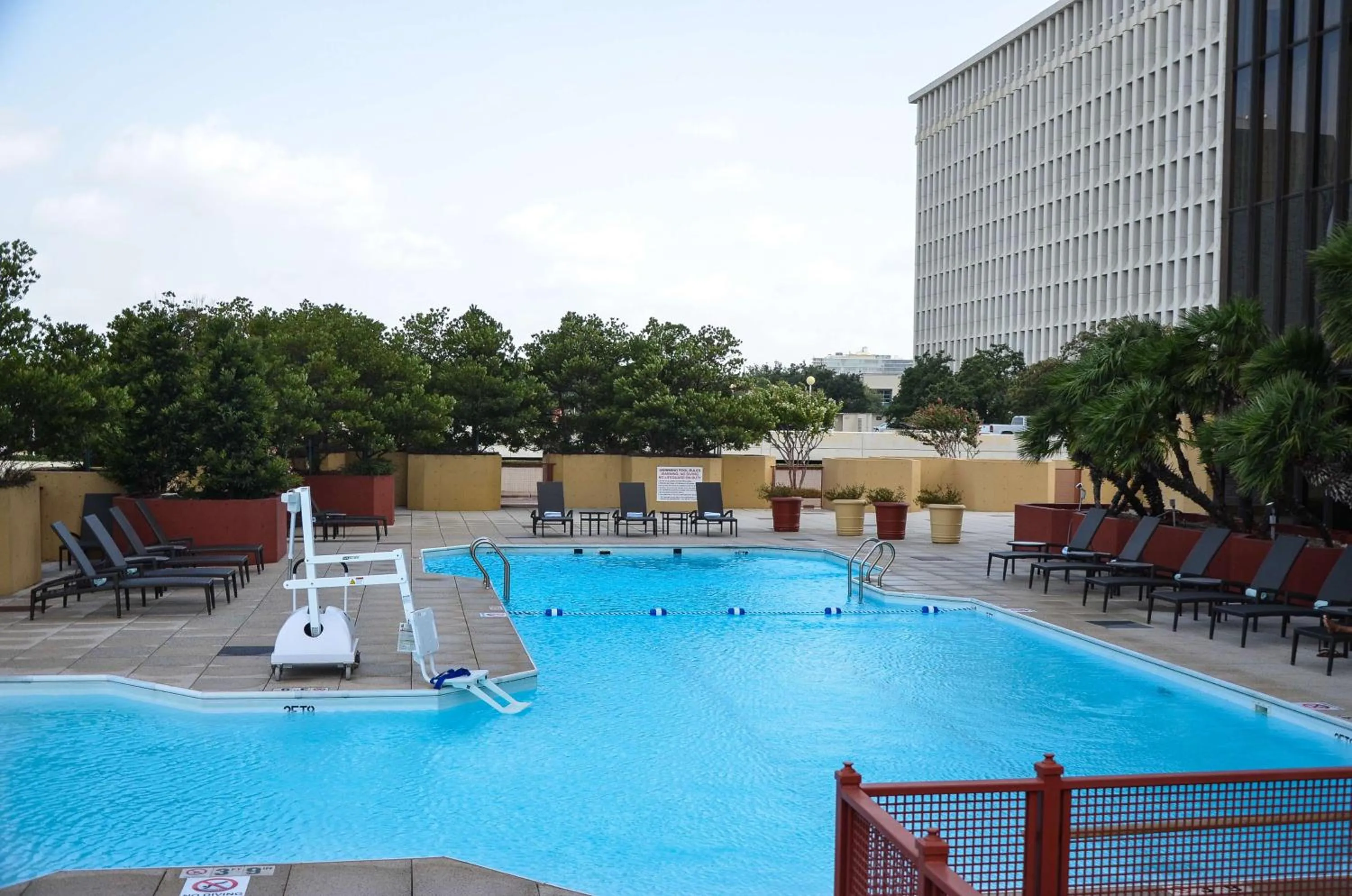 Pool view in DoubleTree by Hilton Hotel Houston Greenway Plaza