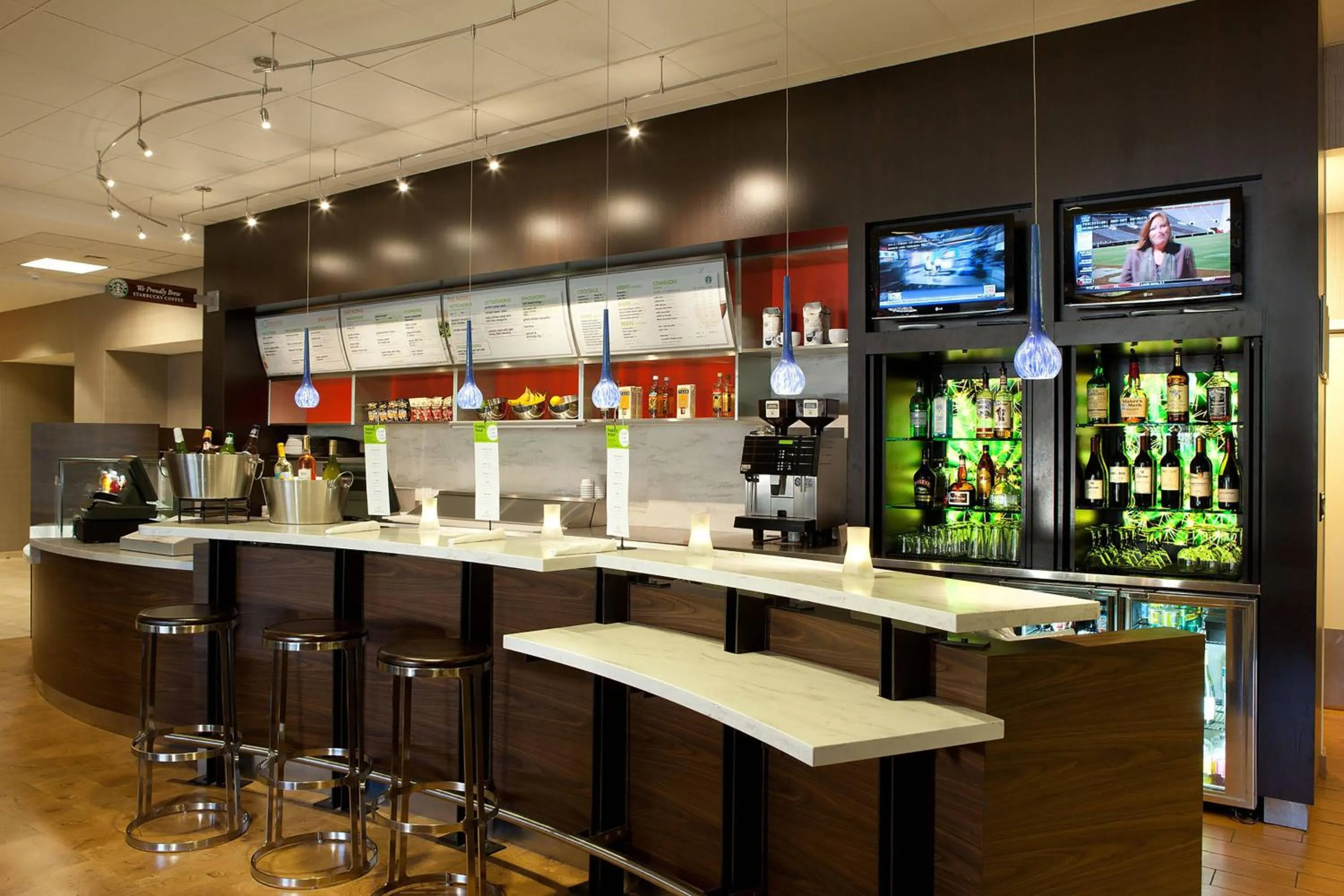 Restaurant/places to eat in Courtyard Houston Downtown Convention Center