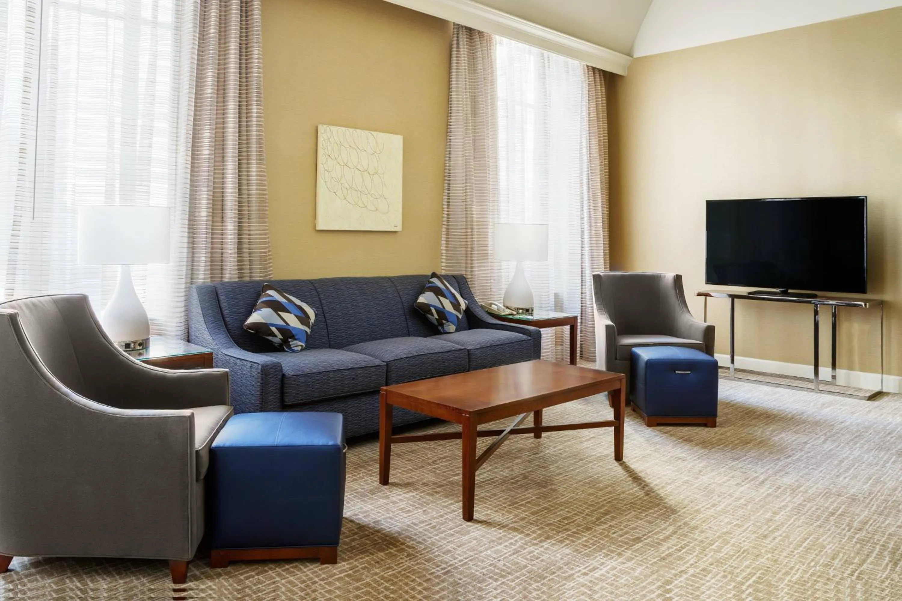 Photo of the whole room in Courtyard Houston Downtown Convention Center