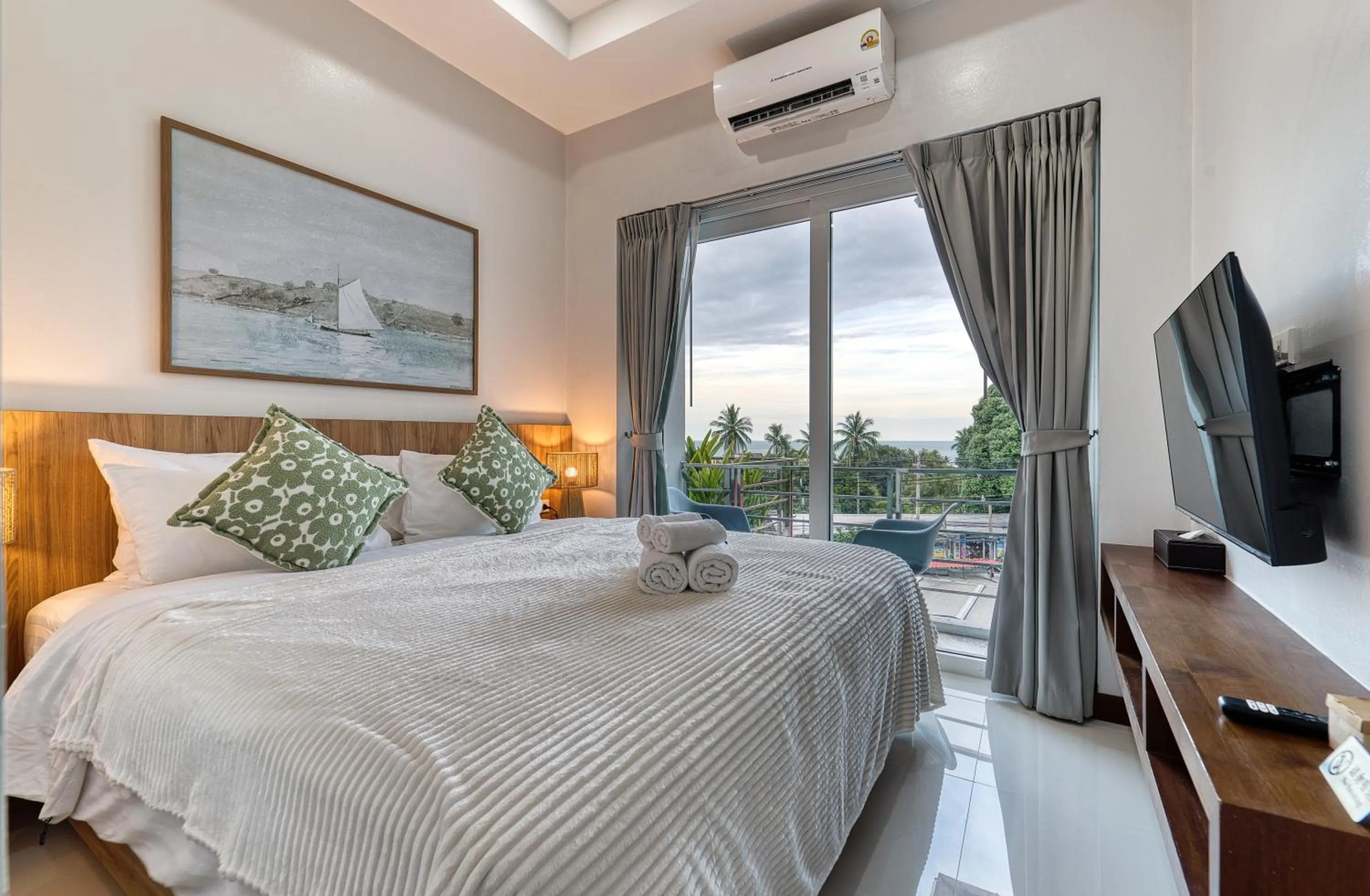 Bed in Surisa Seaview Pool Villas