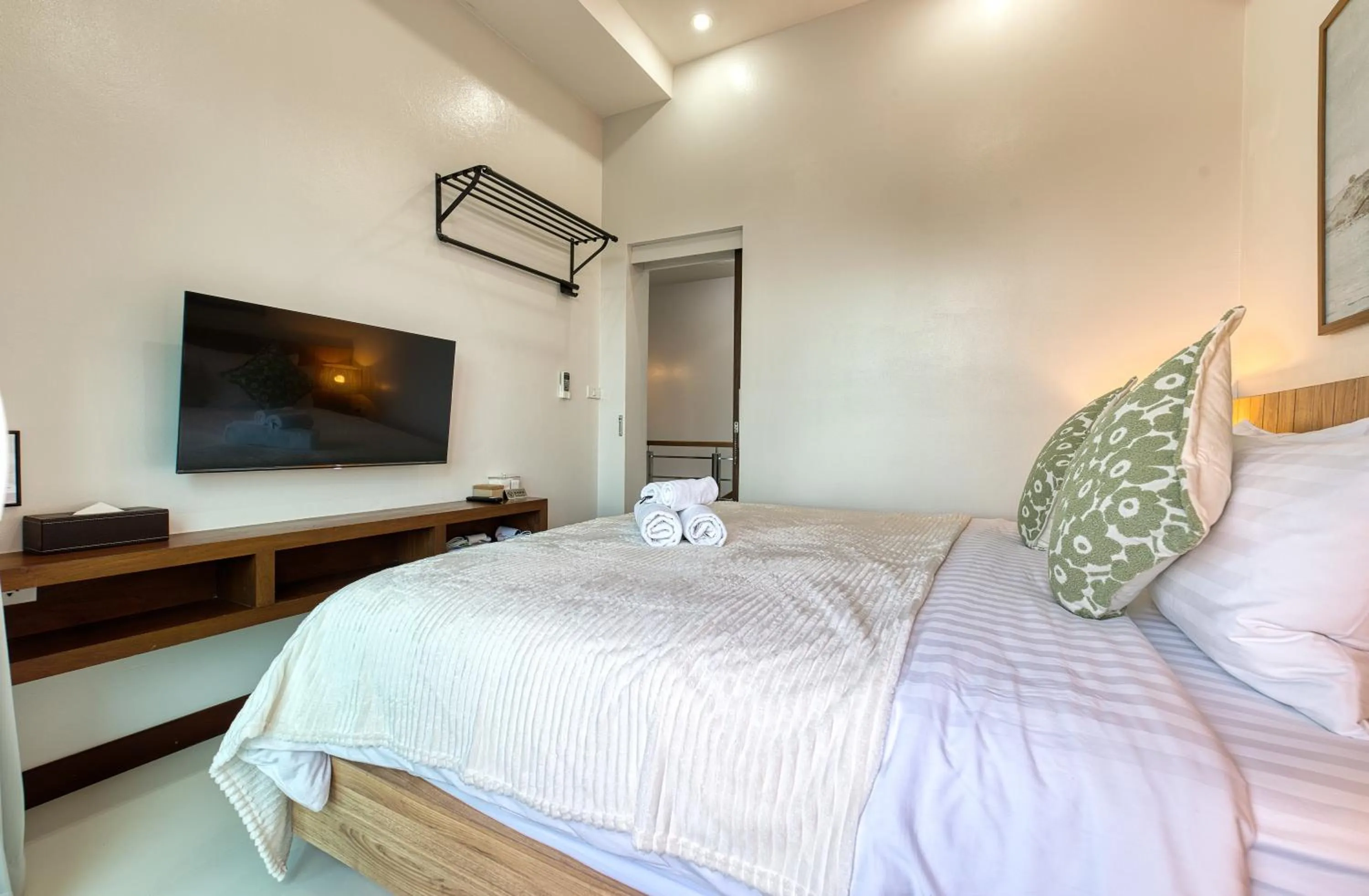 Bed in Surisa Seaview Pool Villas