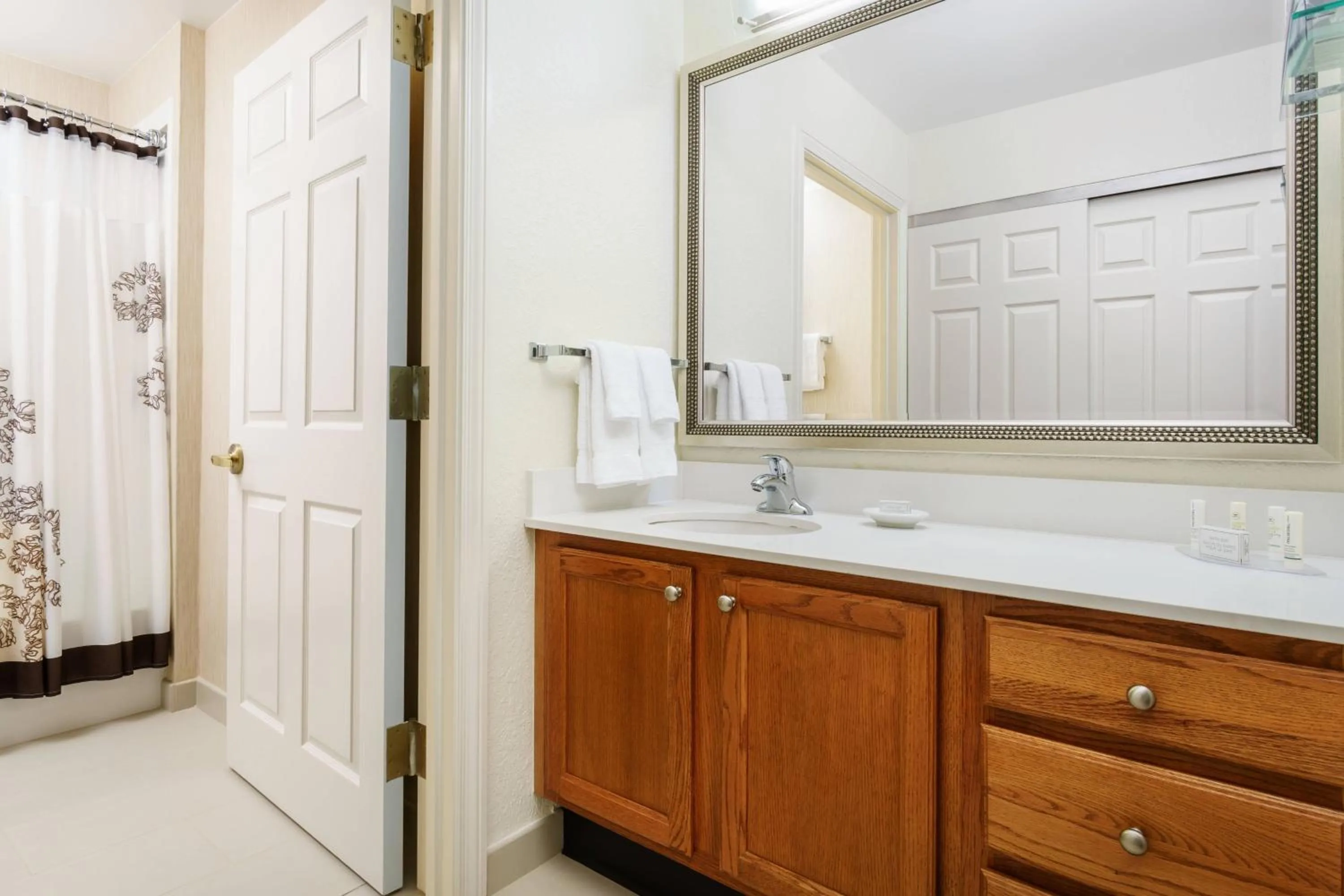 Bathroom in Residence Inn Houston Downtown/Convention Center