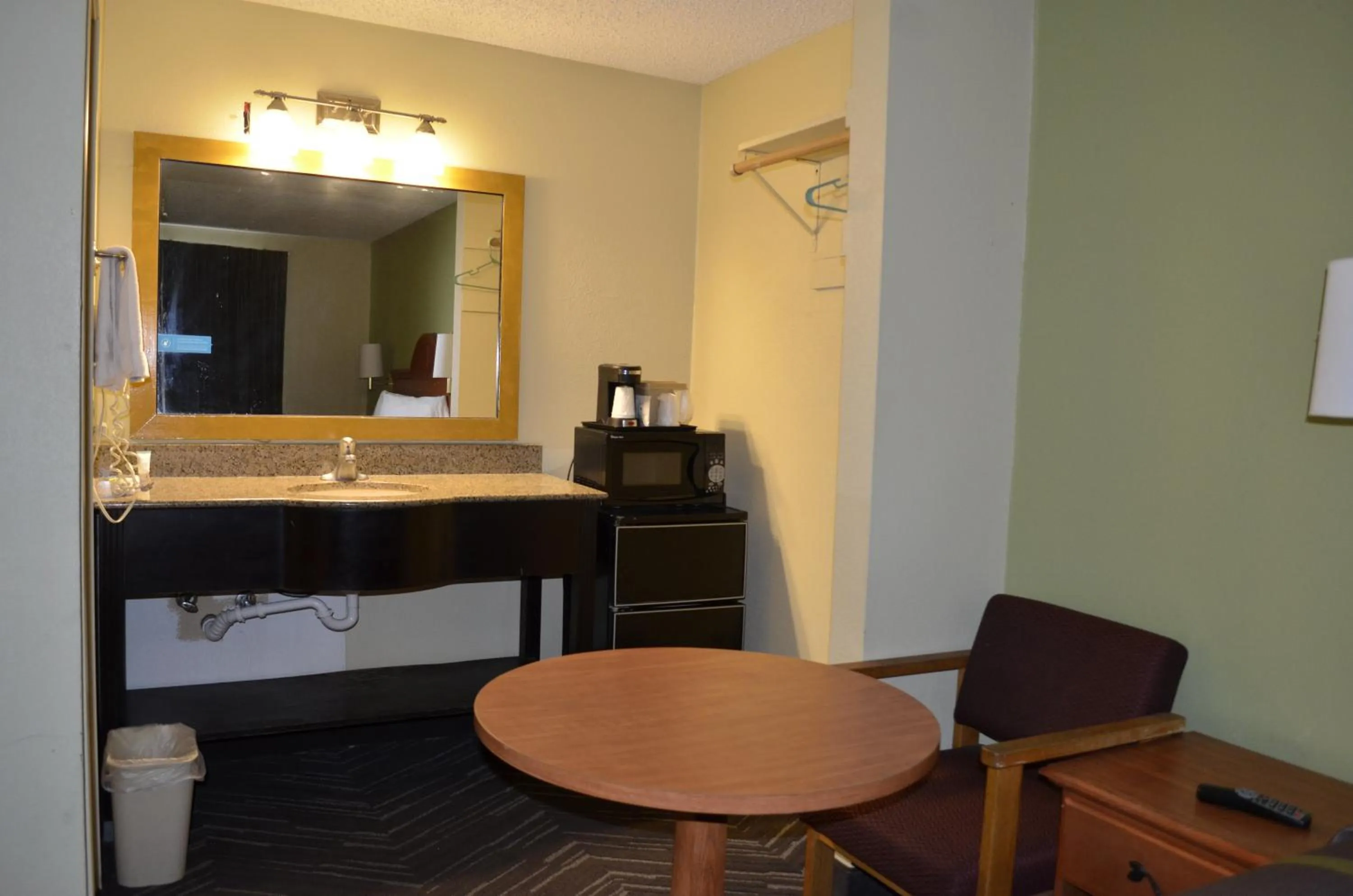 Bathroom in Budget Inn Williamsville