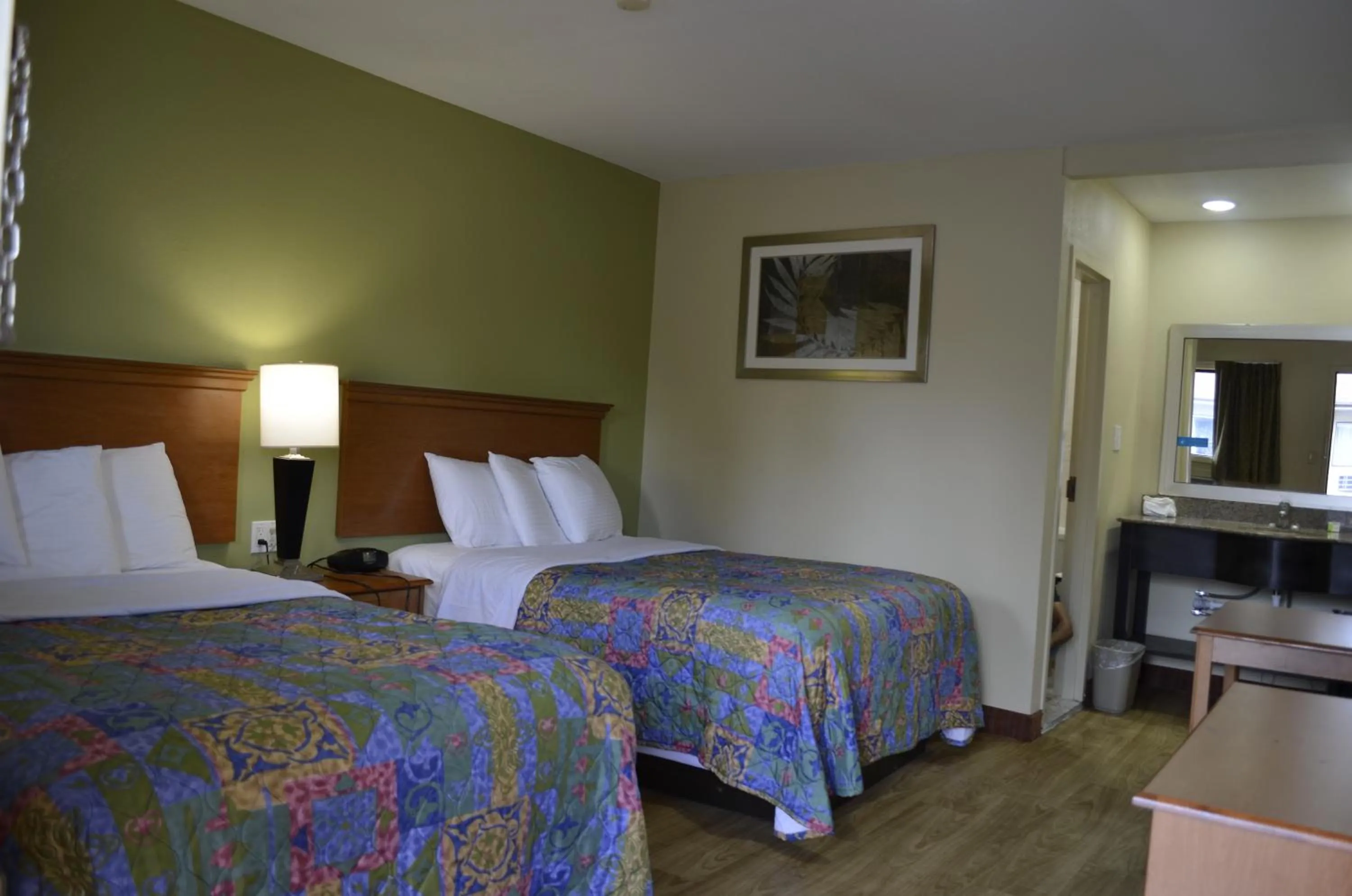 Bedroom in Budget Inn Williamsville