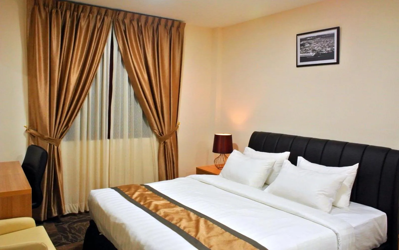 Bedroom, Bed in Al Afiah Hotel
