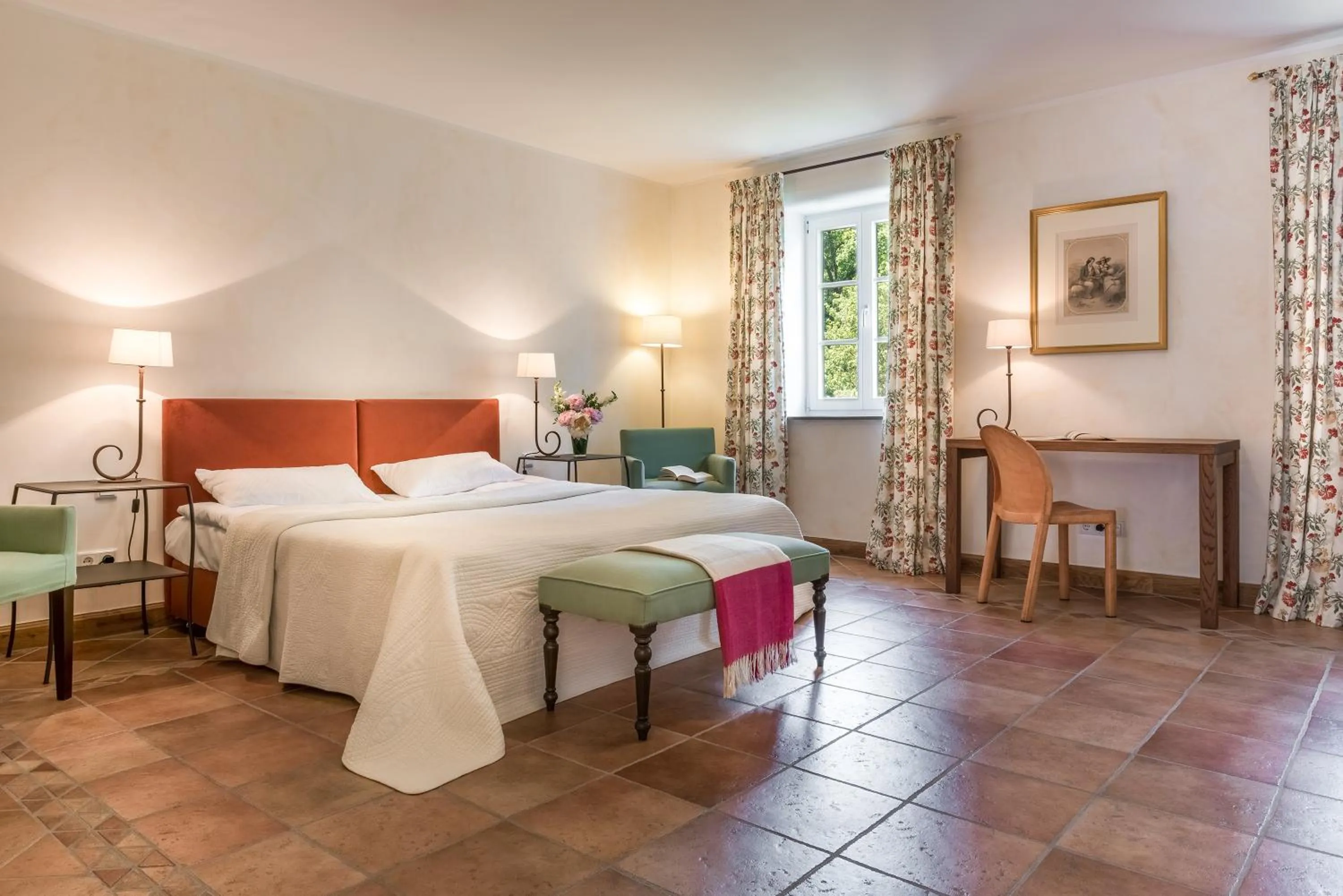 Photo of the whole room, Bed in Burg Heimerzheim