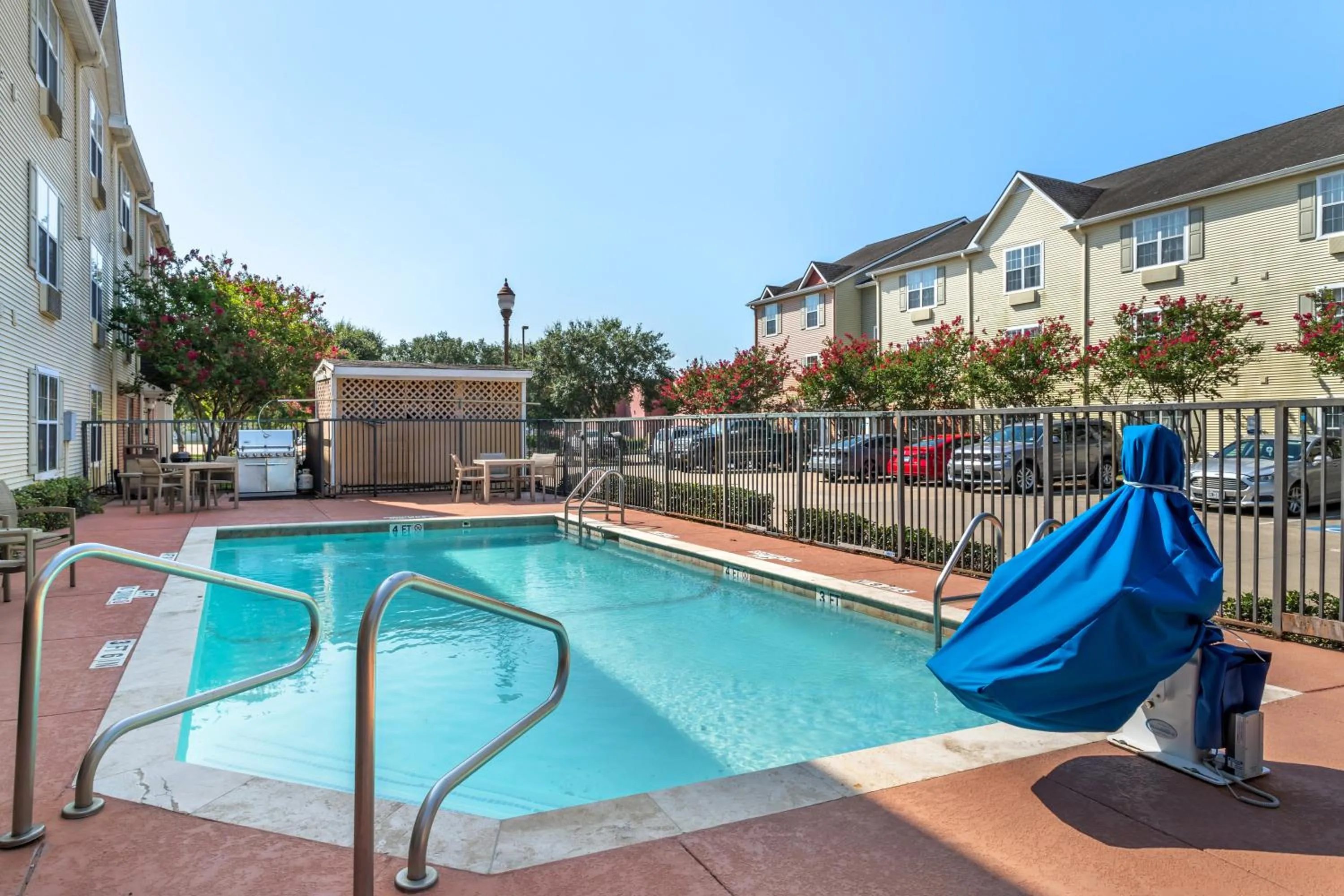 Pool view in TownePlace Suites by Marriott Houston NASA/Clear Lake