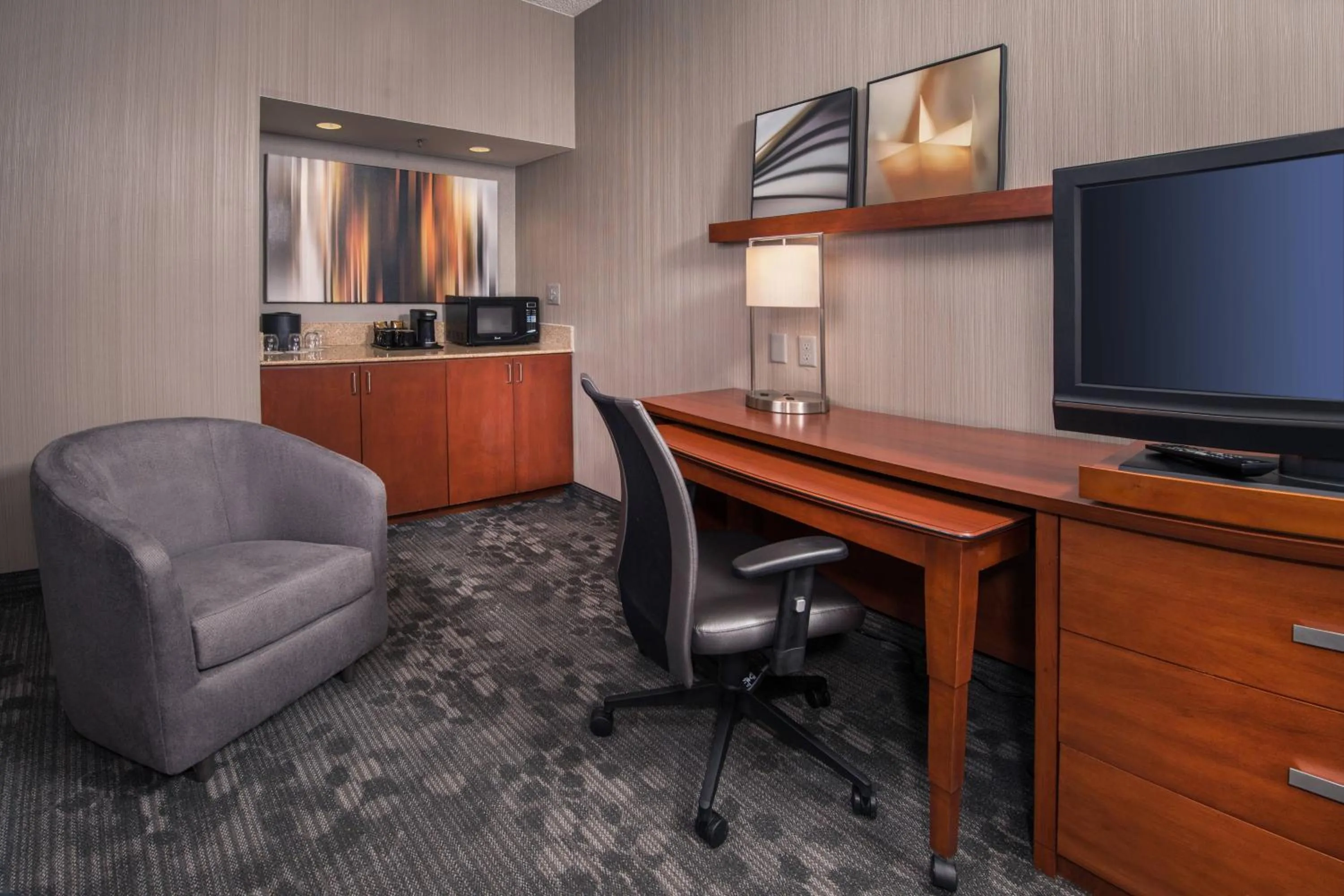 Kitchen or kitchenette in Courtyard by Marriott Dulles Airport Chantilly