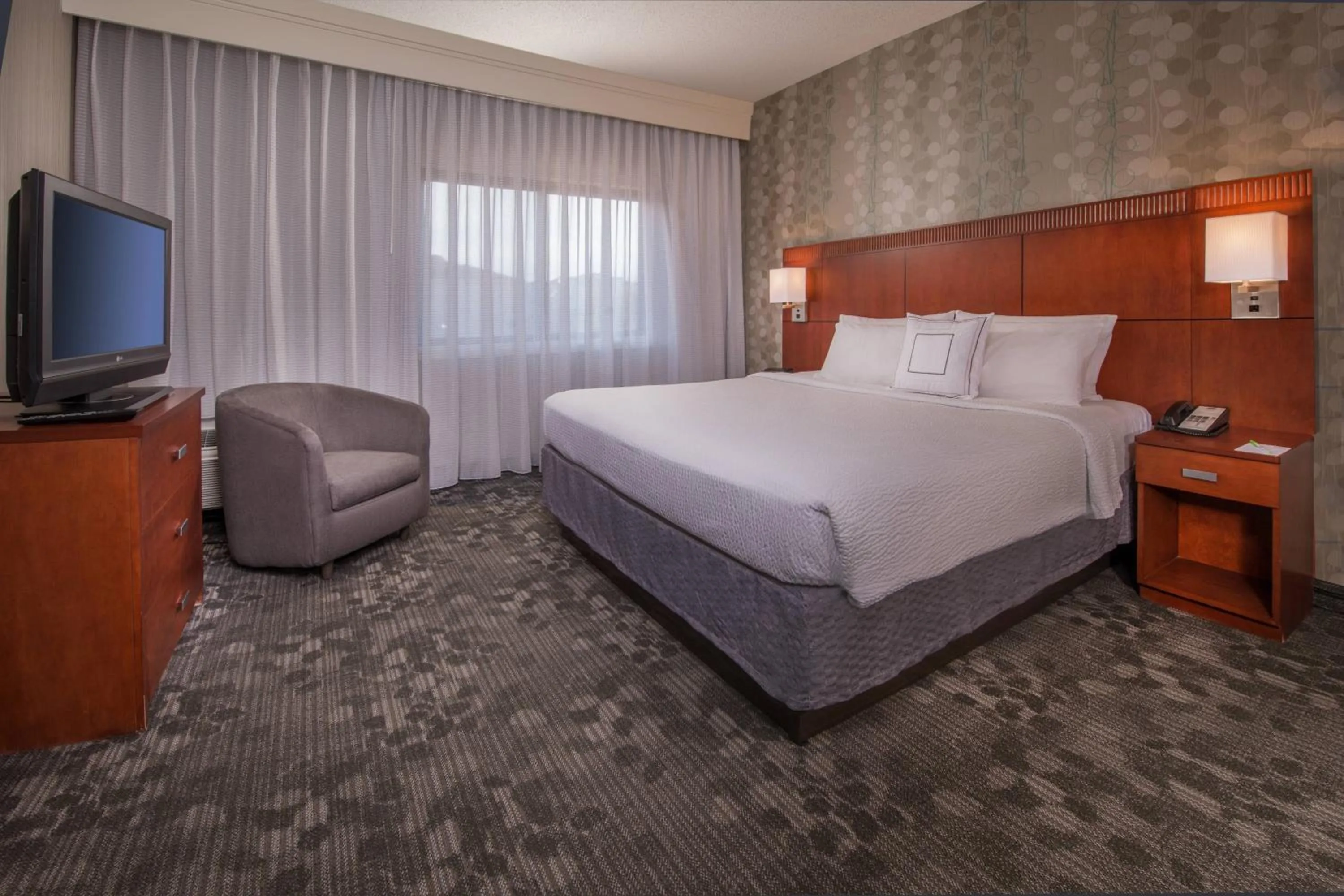 Bedroom, Bed in Courtyard by Marriott Dulles Airport Chantilly