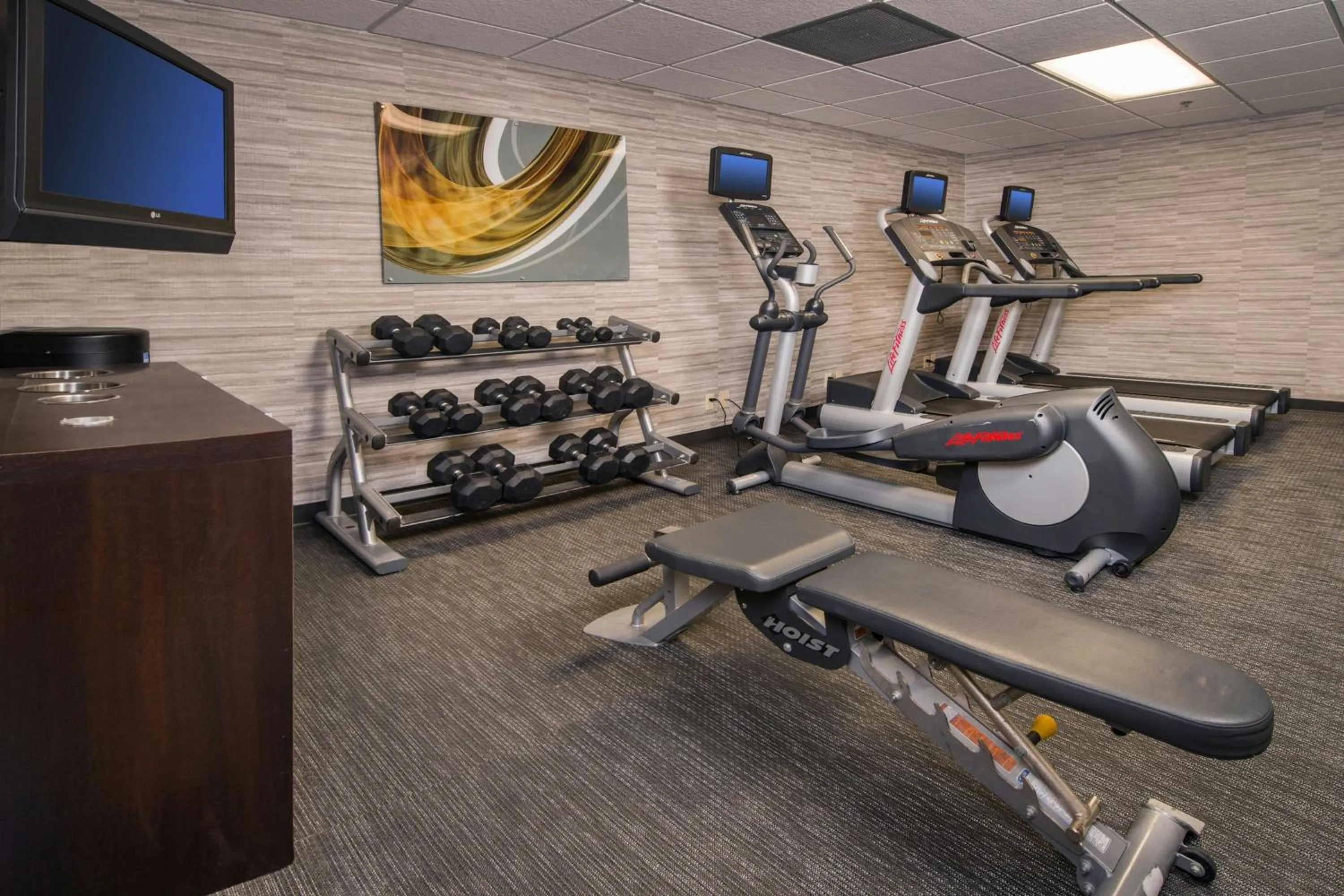 Fitness centre/facilities in Courtyard by Marriott Dulles Airport Chantilly