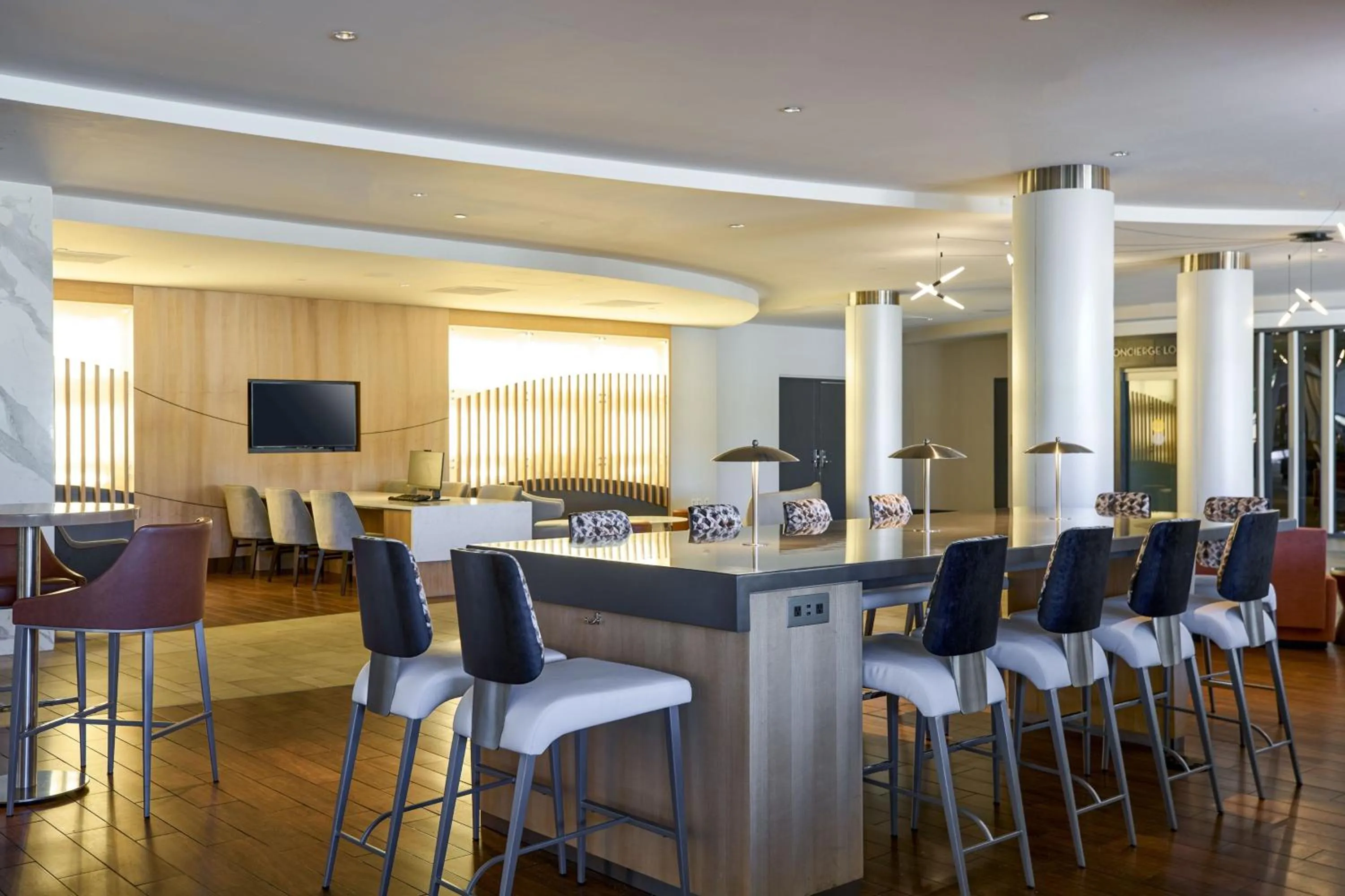 Lounge or bar in Washington Dulles Airport Marriott