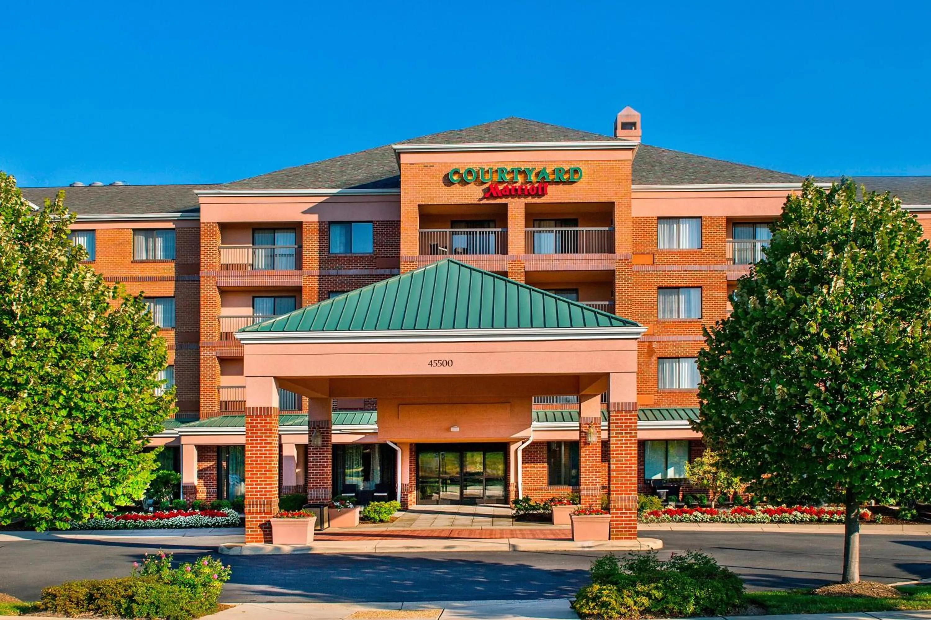 Property building in Courtyard by Marriott Dulles Town Center