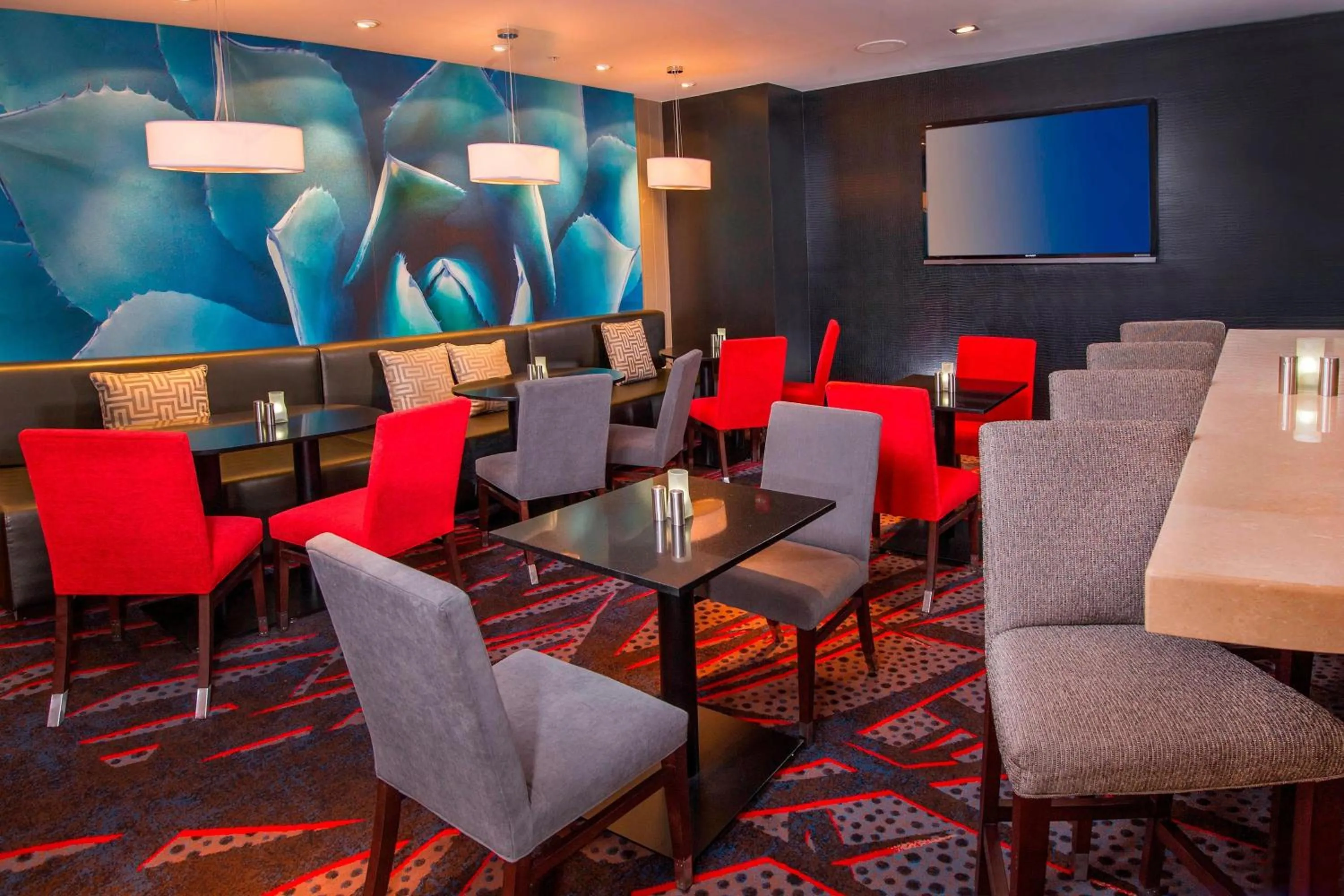 Restaurant/places to eat in Courtyard by Marriott Dulles Town Center