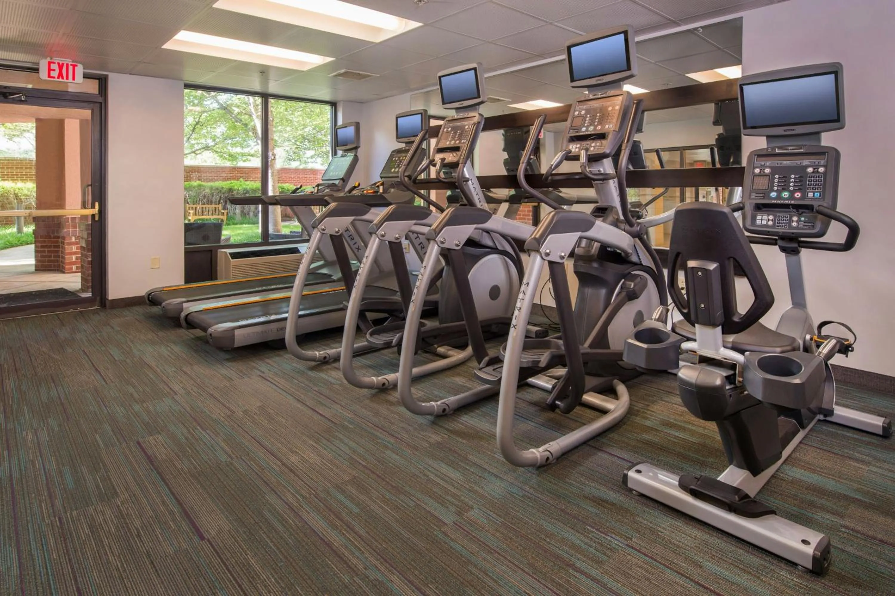 Fitness centre/facilities in Courtyard by Marriott Dulles Town Center
