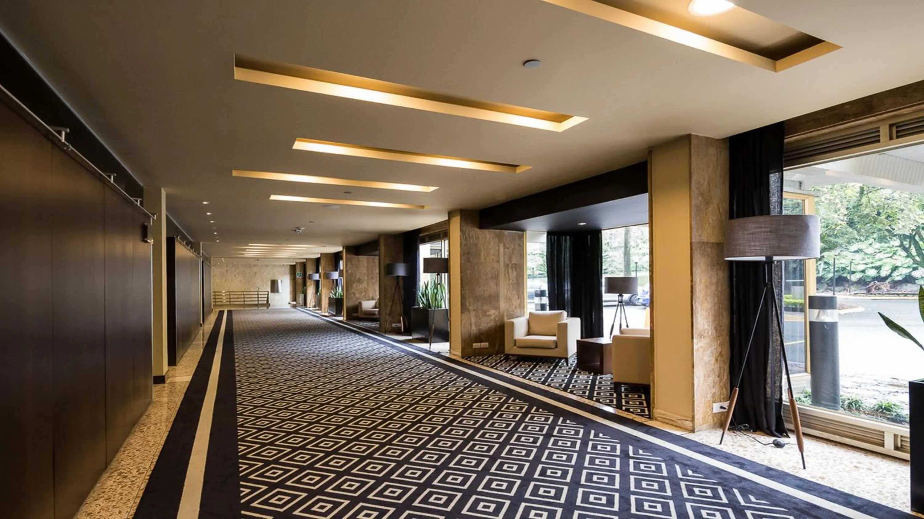 Lobby or reception in InterContinental Medellin - Movich by IHG