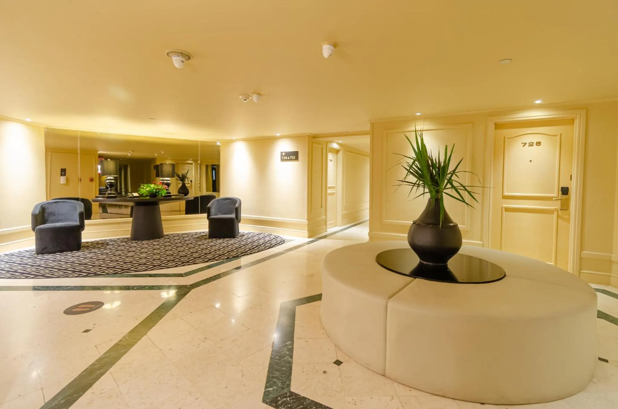 Lobby or reception in InterContinental Medellin - Movich by IHG