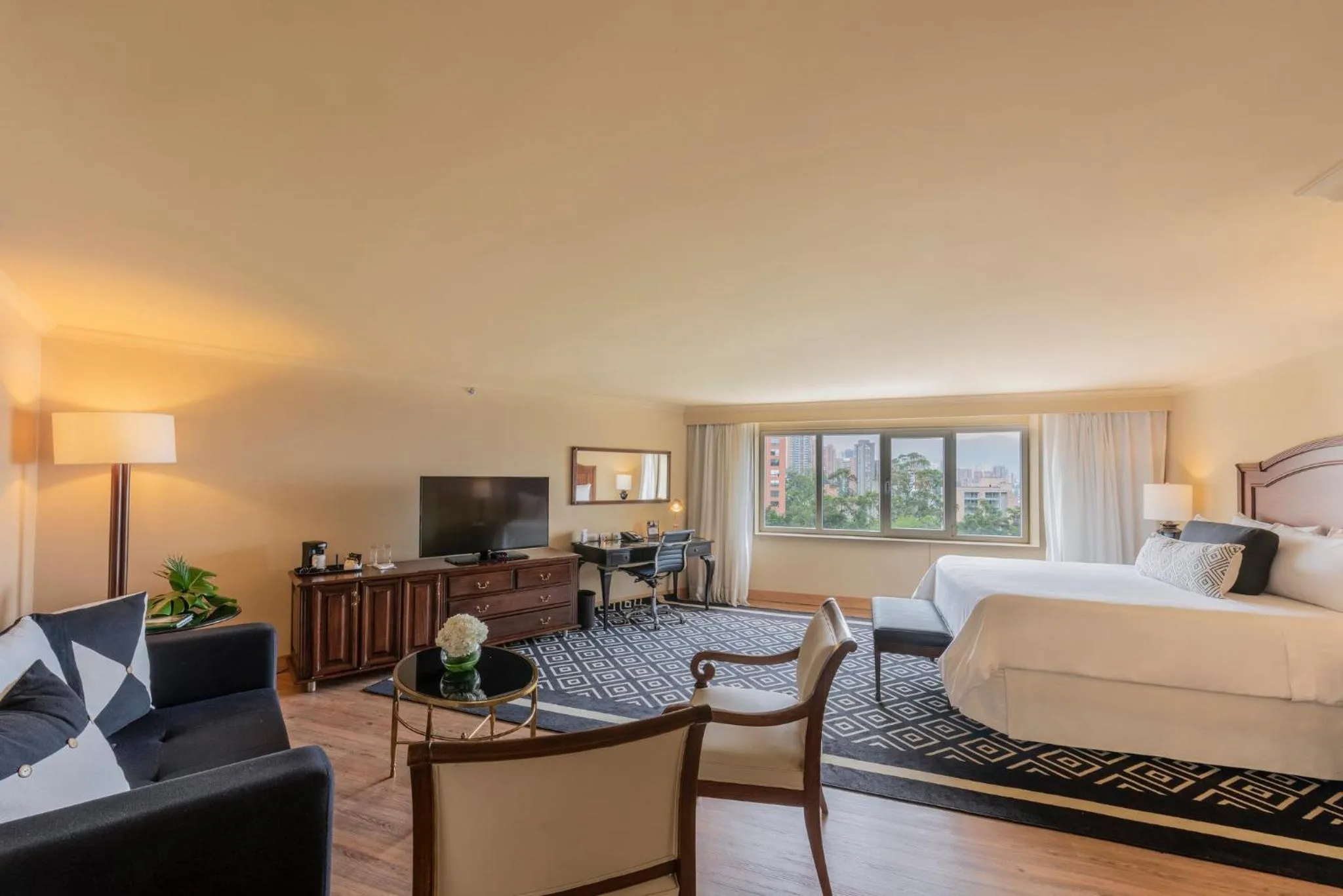 Photo of the whole room, Bed in InterContinental Medellin - Movich by IHG