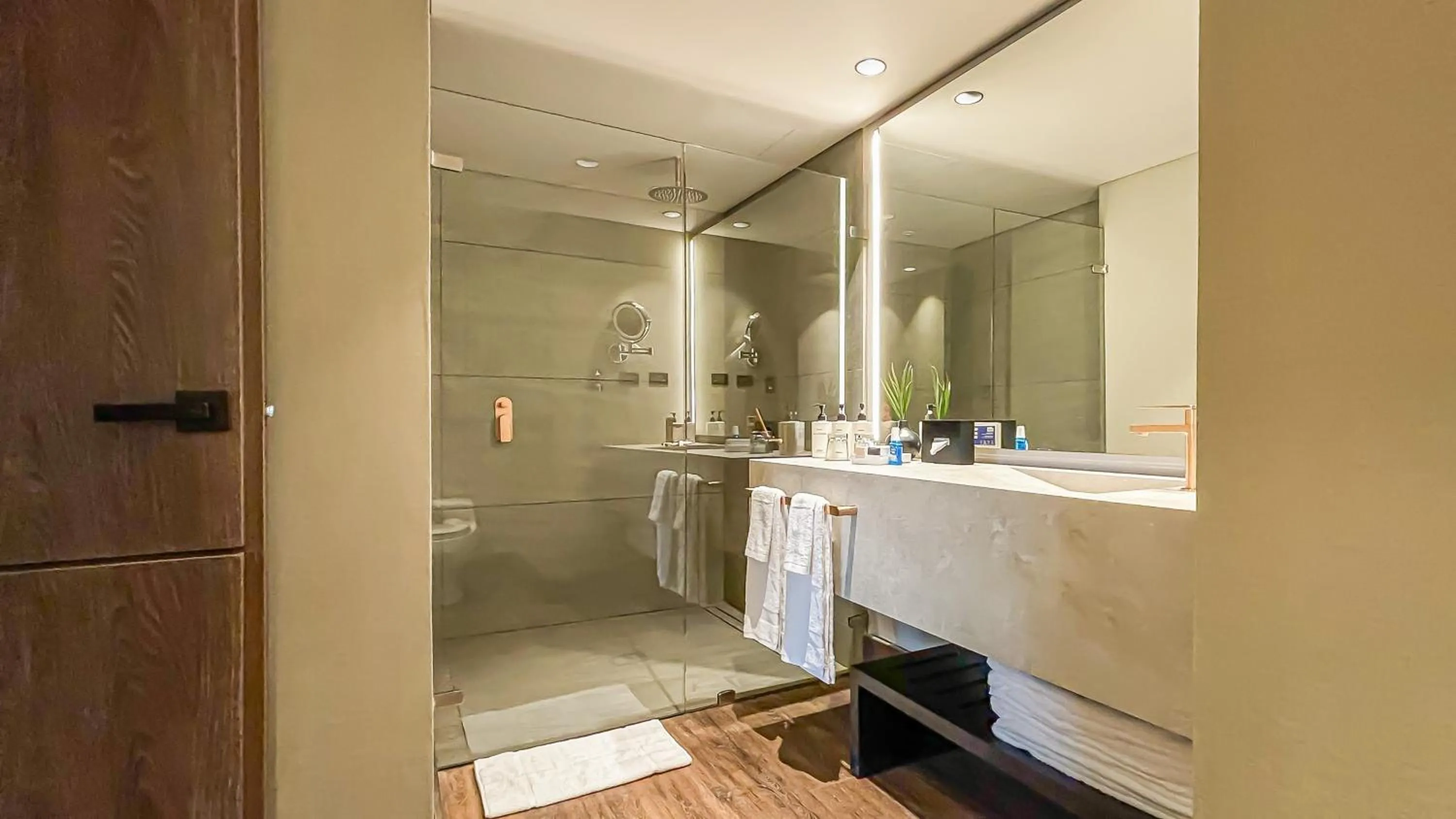 Photo of the whole room in InterContinental Medellin - Movich by IHG