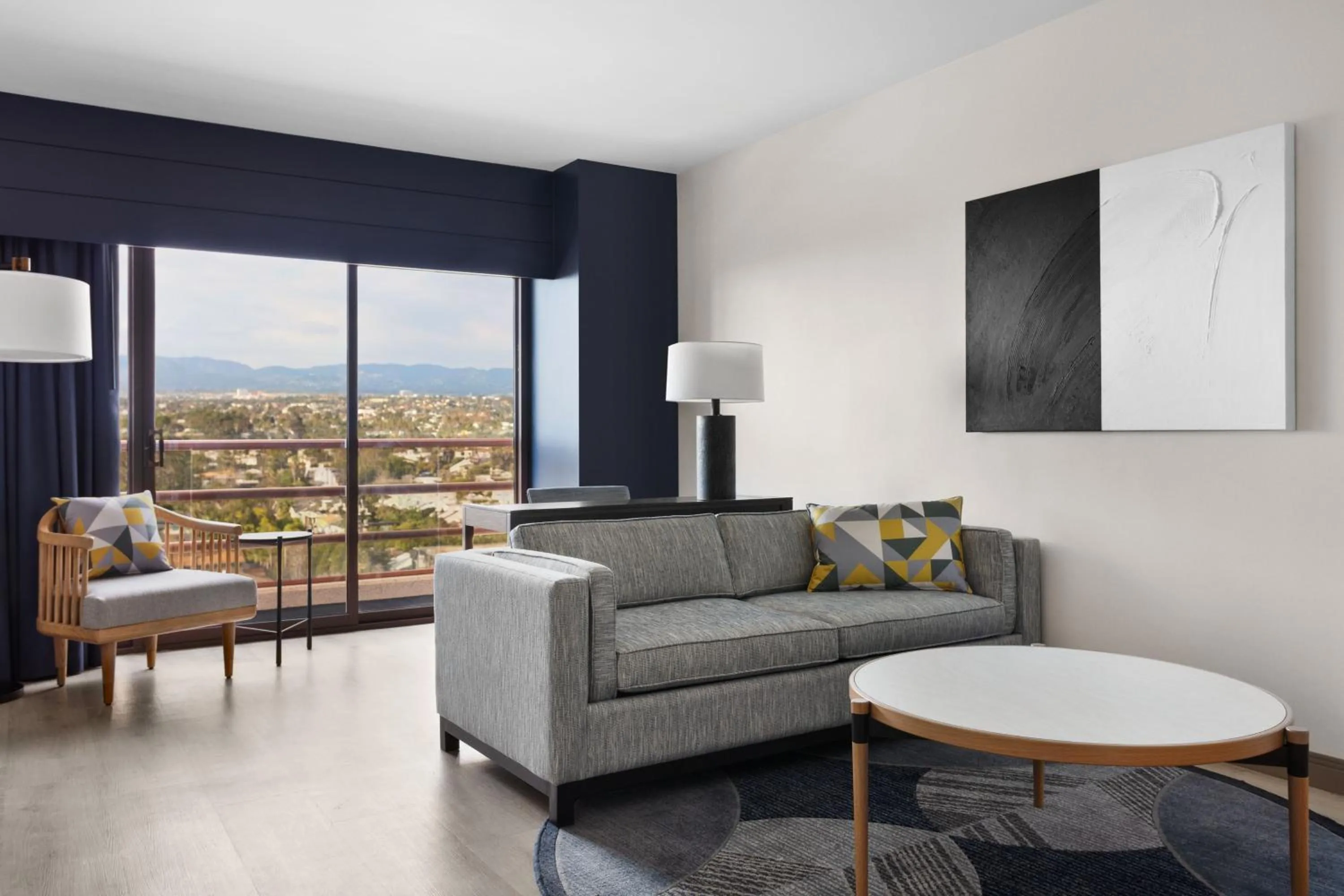 Living room in Marina del Rey Marriott