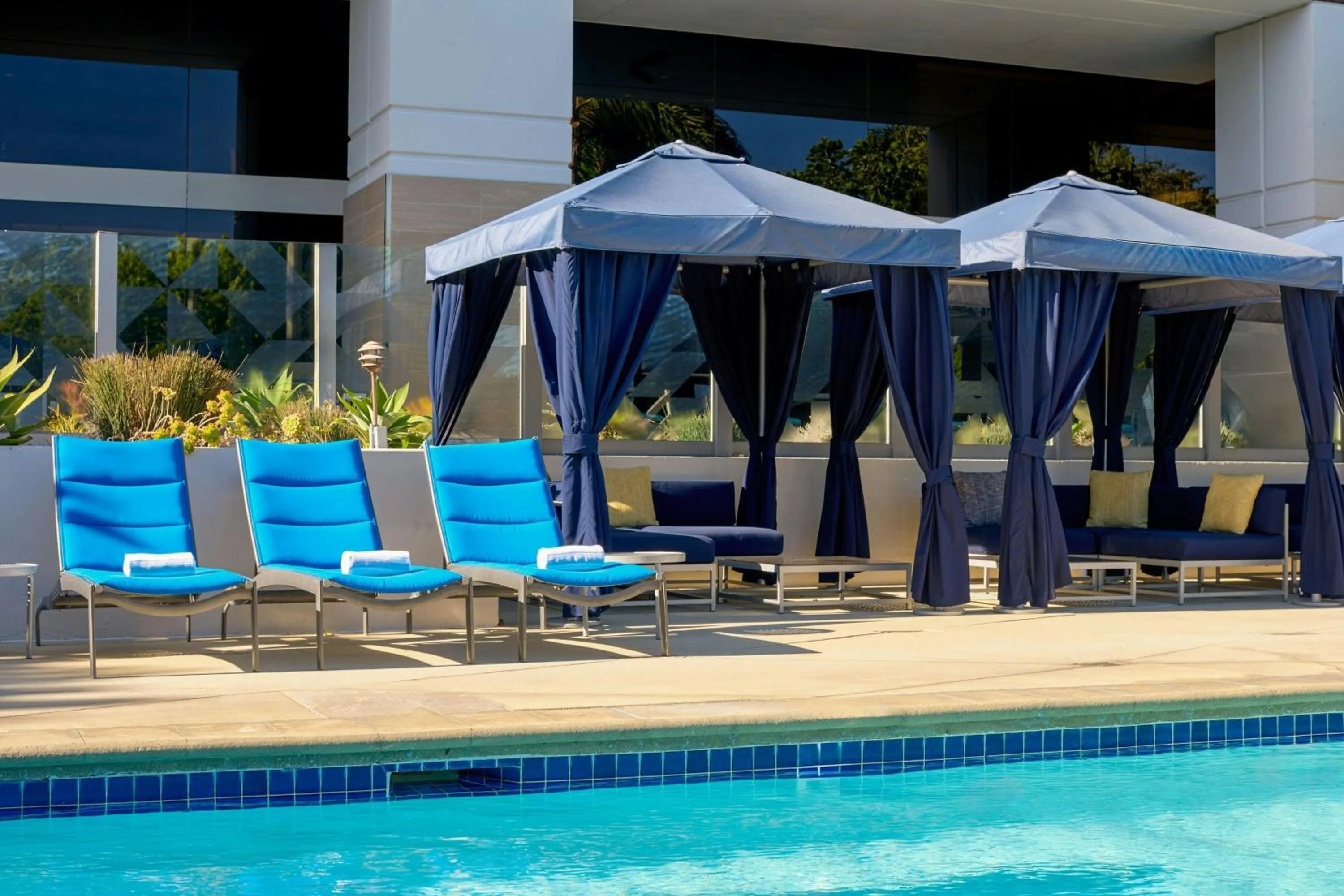 Swimming pool in Marina del Rey Marriott