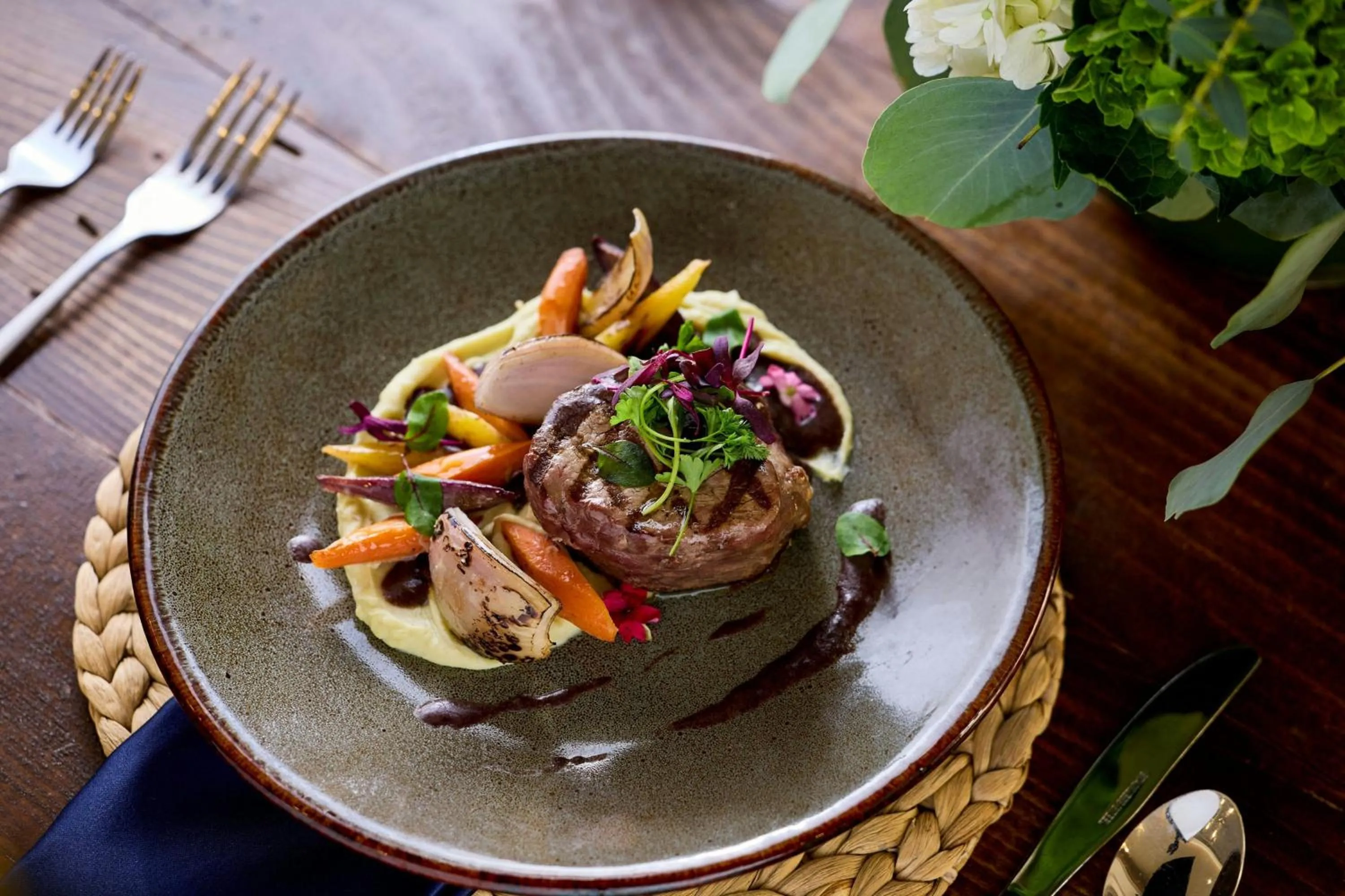 Restaurant/places to eat in Marina del Rey Marriott