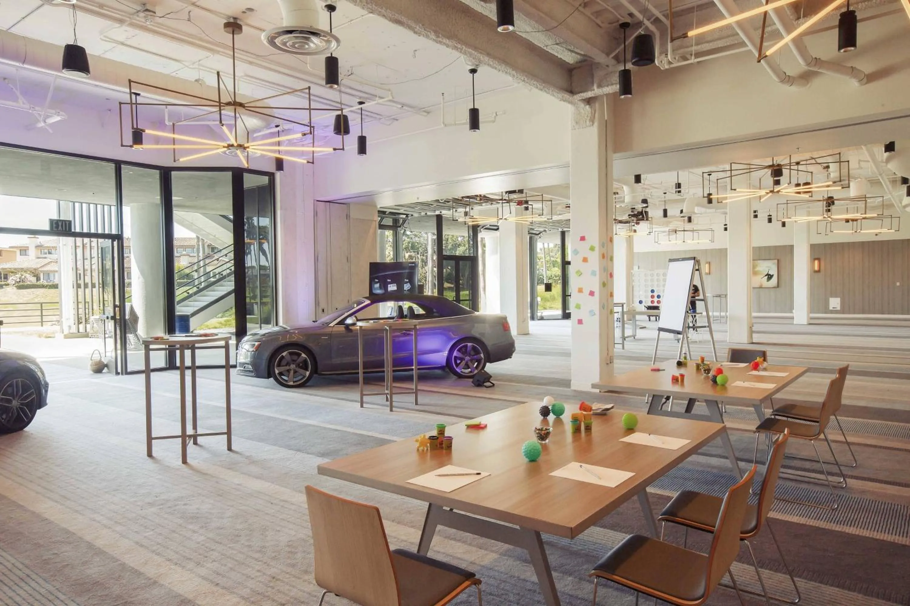 Meeting/conference room in Westdrift Manhattan Beach, Autograph Collection