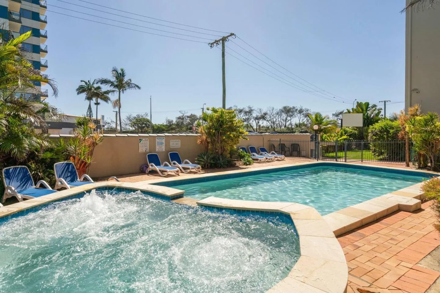 Day in Kalua Holiday Apartments