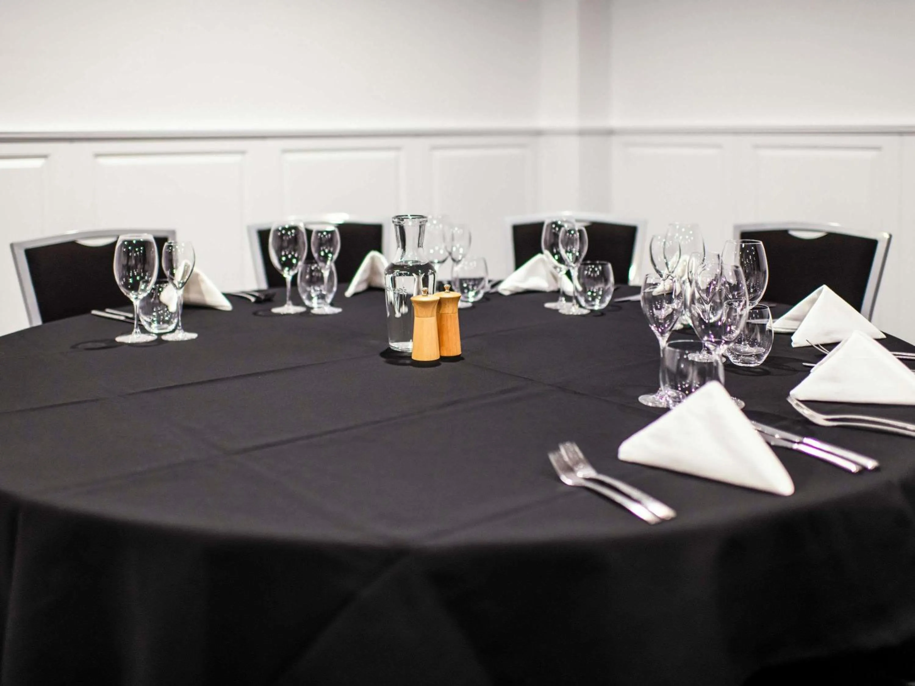 Meeting/conference room in ibis Styles Mt Isa Verona