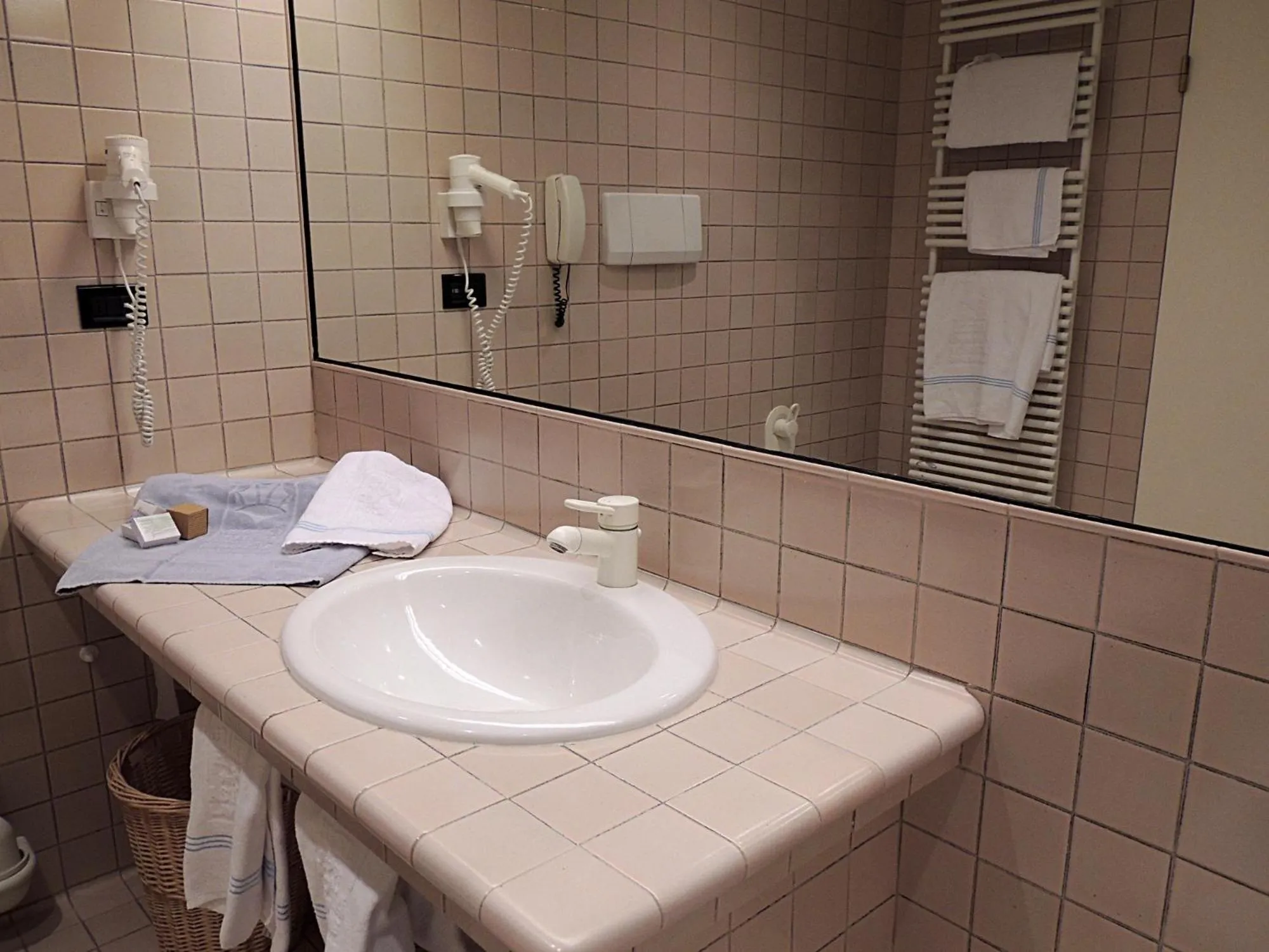 Bathroom in Grand Hotel Astoria