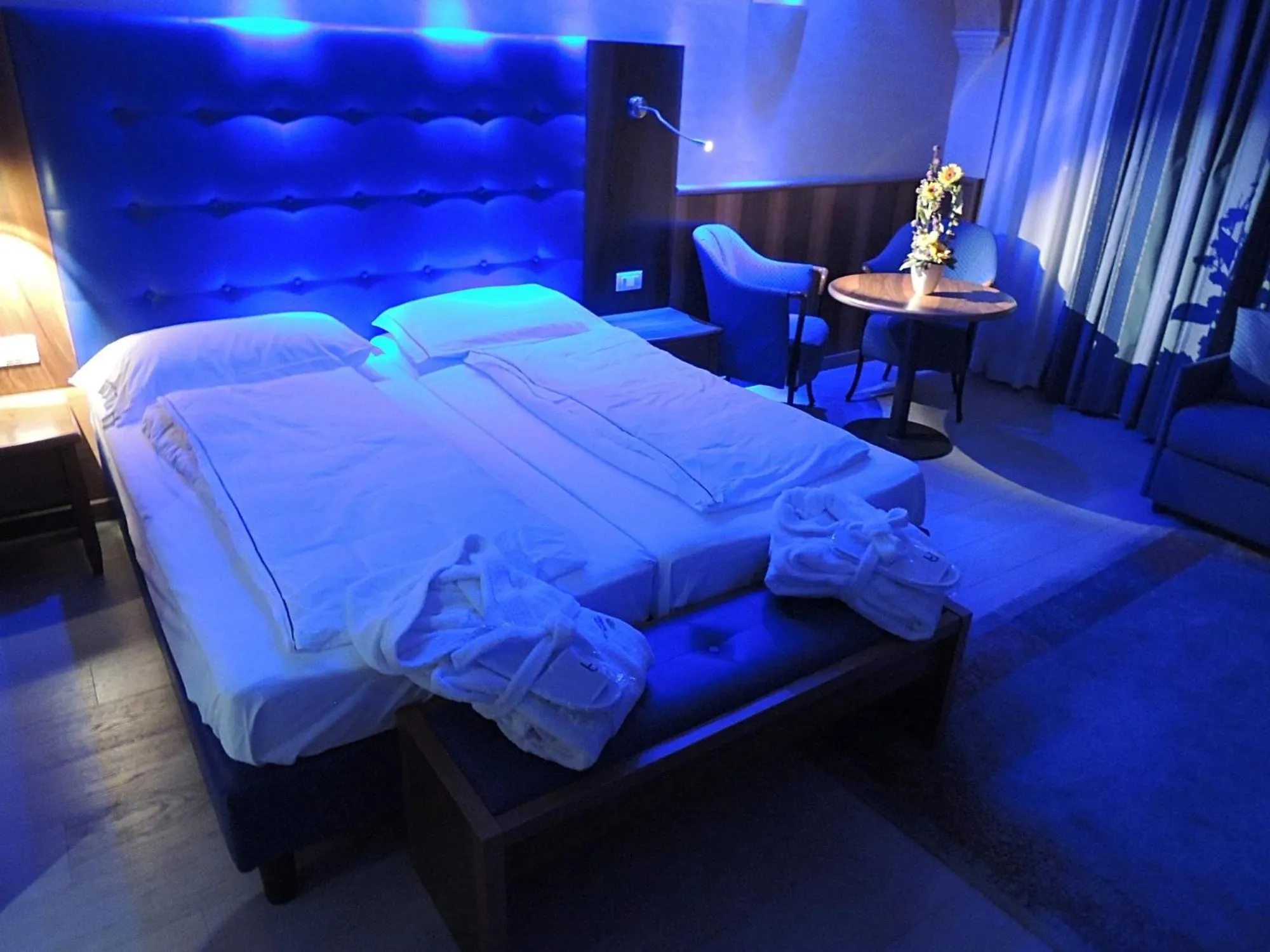 Photo of the whole room, Bed in Grand Hotel Astoria