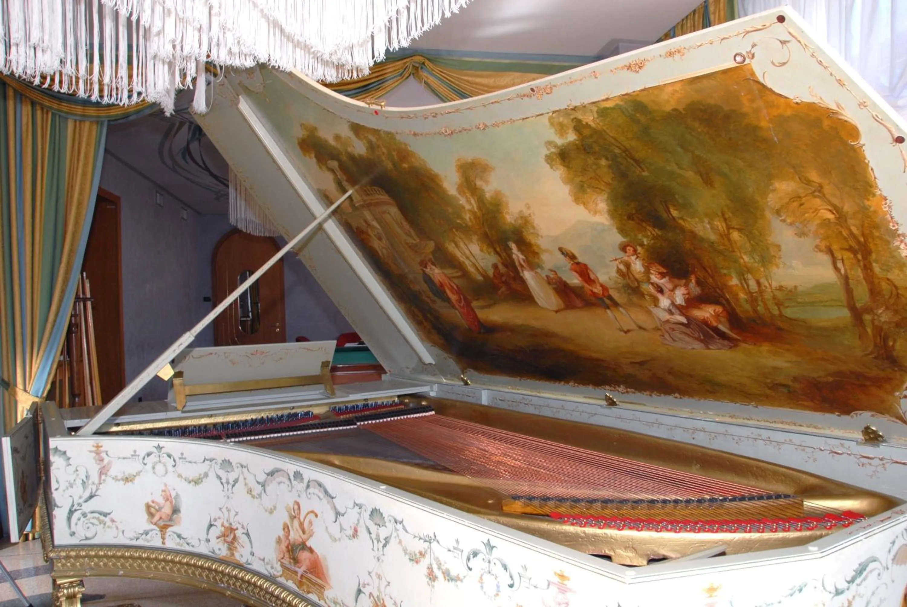 Decorative detail in Grand Hotel Astoria