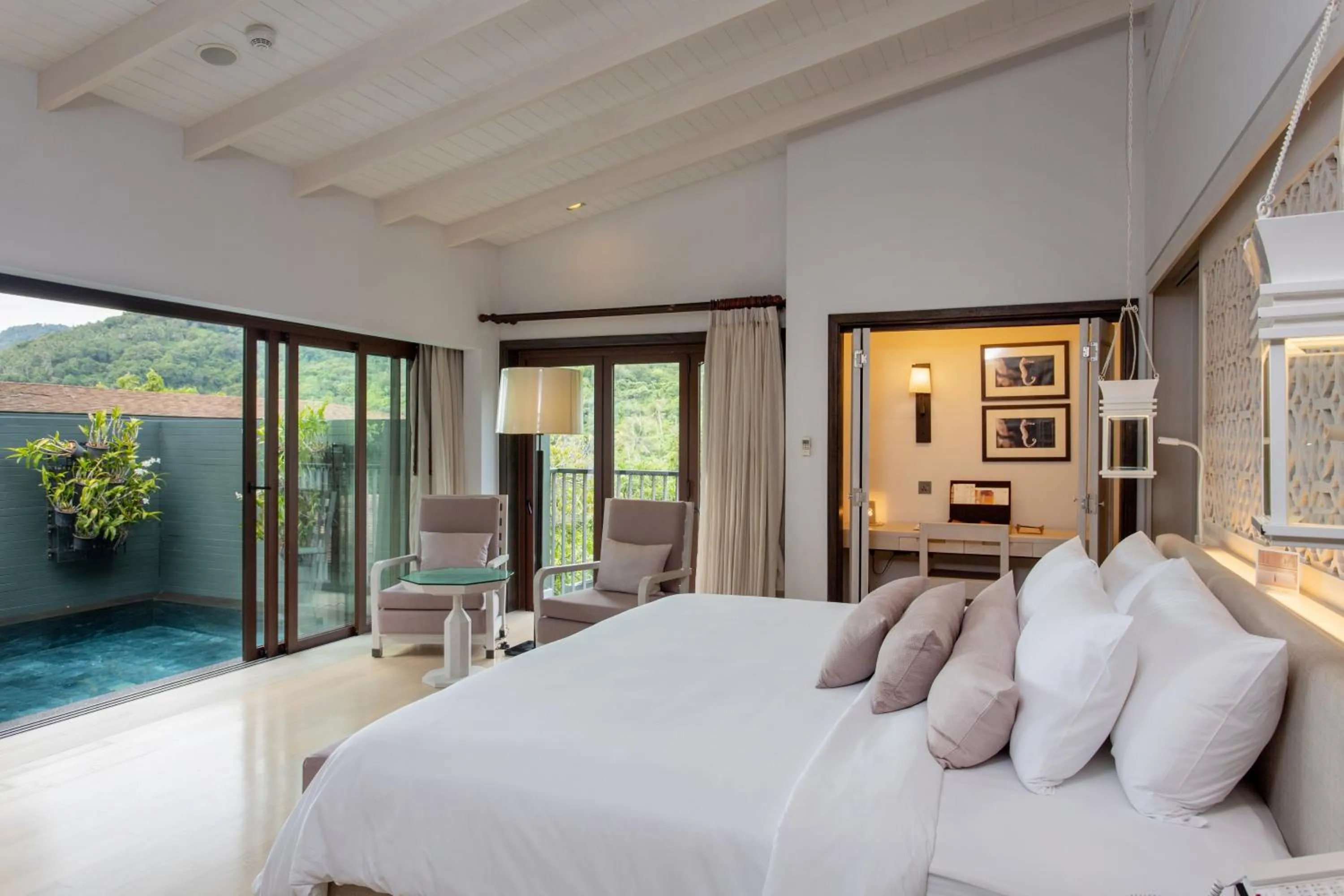 Bed in The Shore At Katathani - Adult Only - SHA Extra Plus