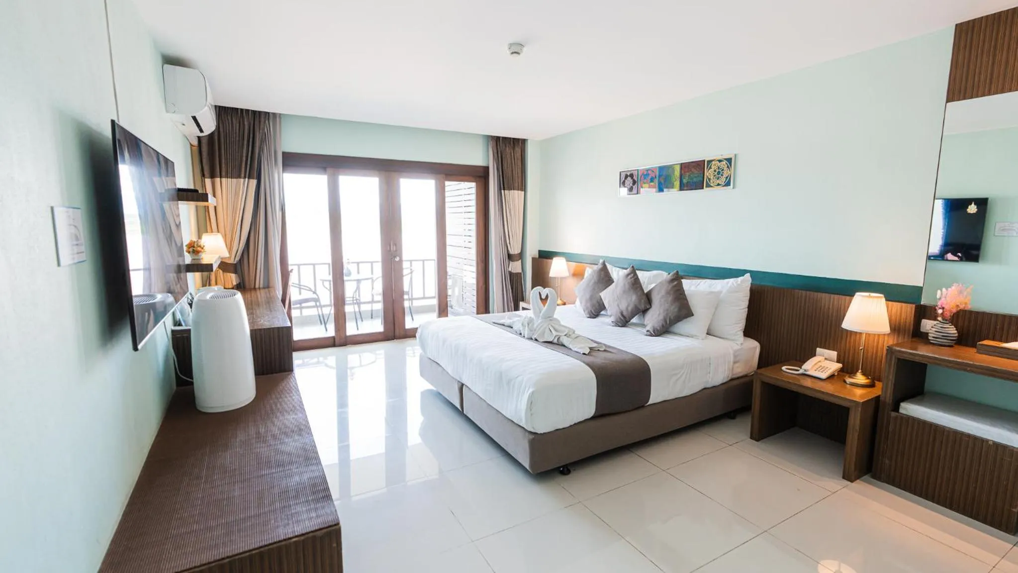 Photo of the whole room, Bed in Siam Triangle Hotel Chiang Sean