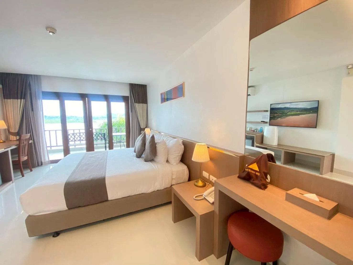 Bedroom, Bed in Siam Triangle Hotel Chiang Sean