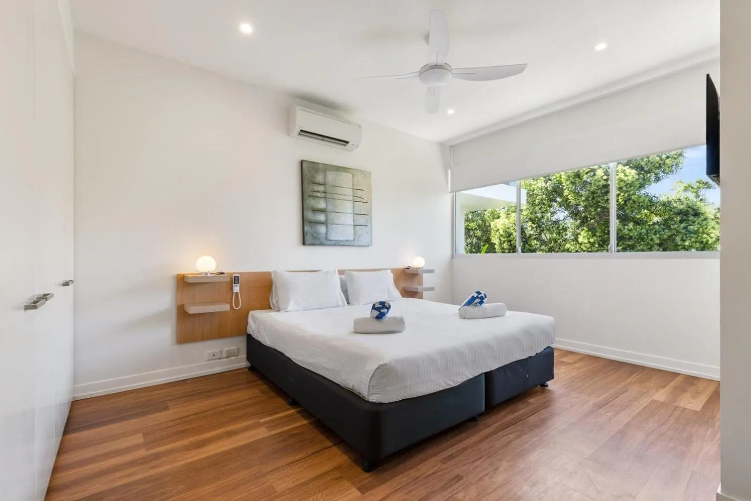 Bedroom, Bed in Pool Resort Port Douglas