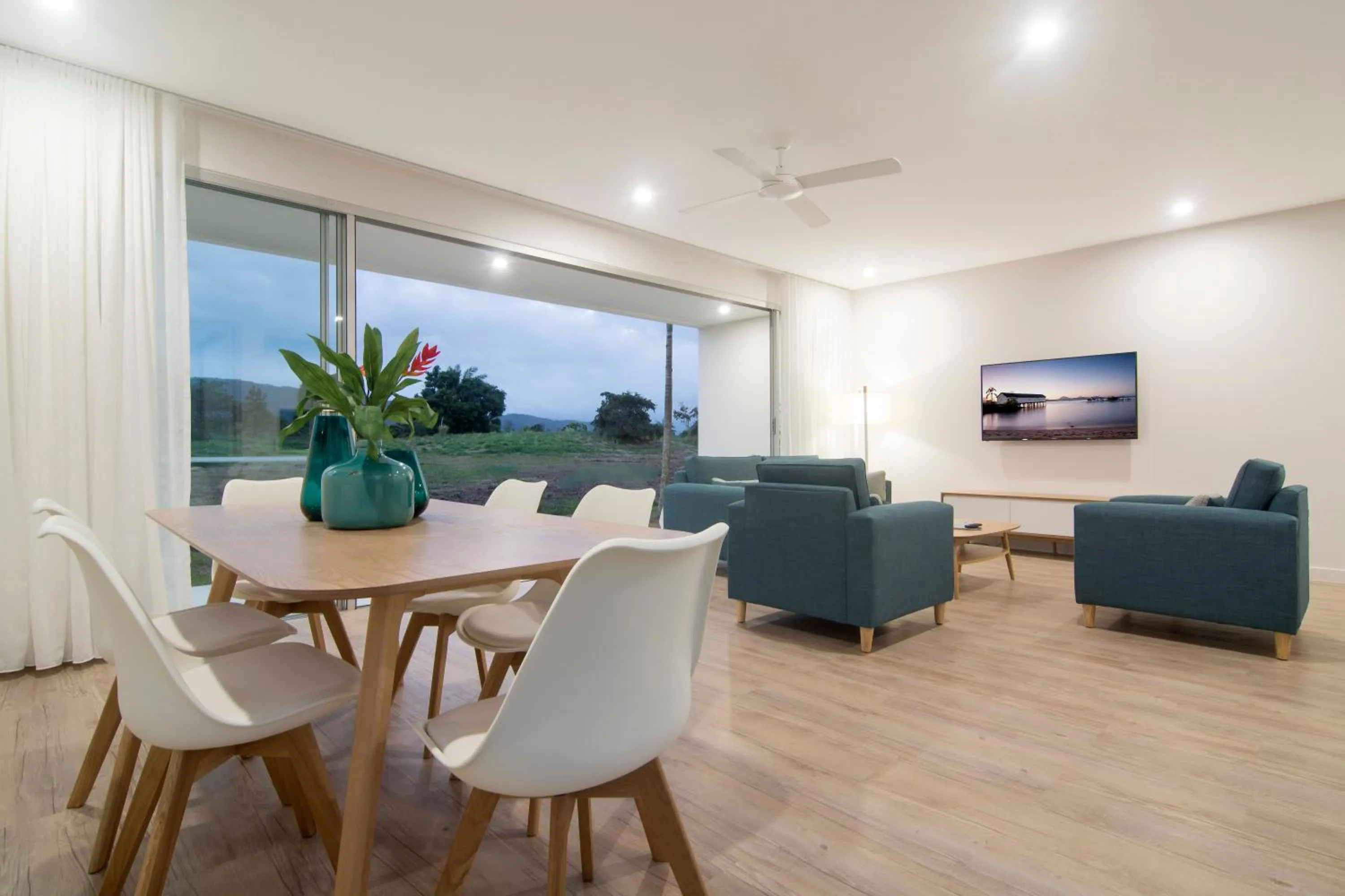 Dining area in Pool Resort Port Douglas